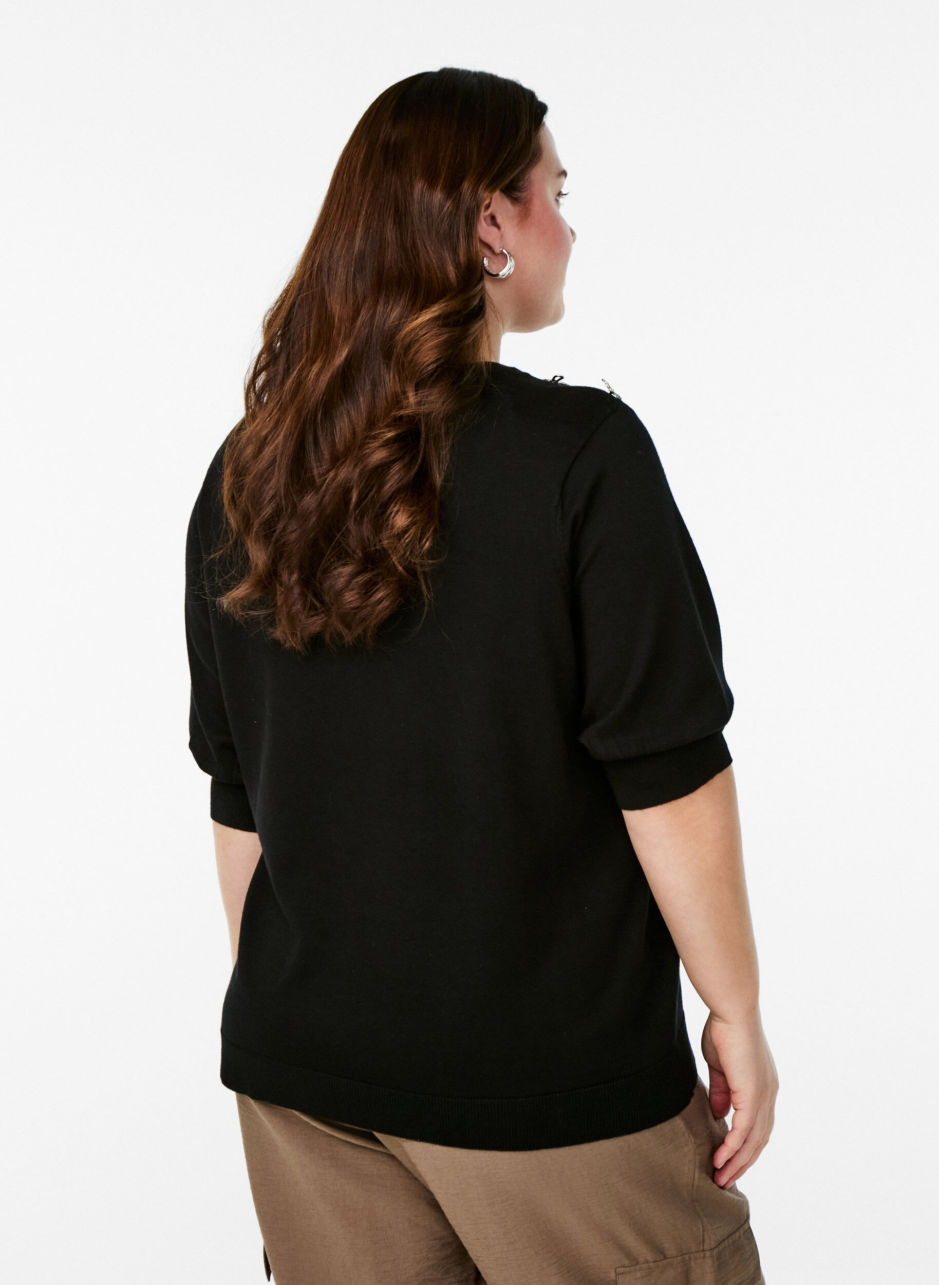 Zizzi Strickbluse mit kurzen &Auml;rmeln und kleinen Schleifen, Schwarz, Model image number 2