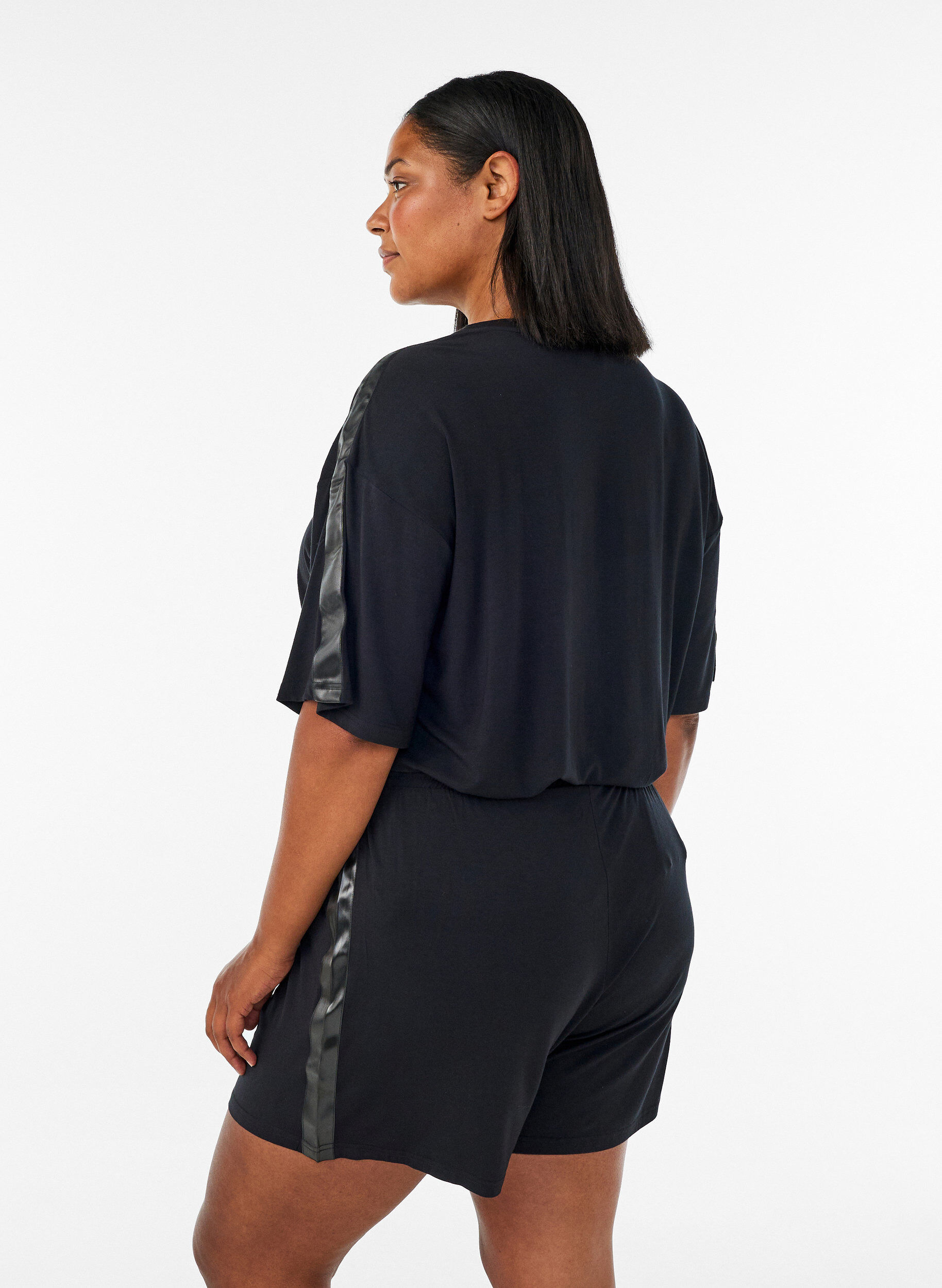 ZizziNacht-T-Shirt aus Modal mit Kontrastband, Schwarz, Model image number 2