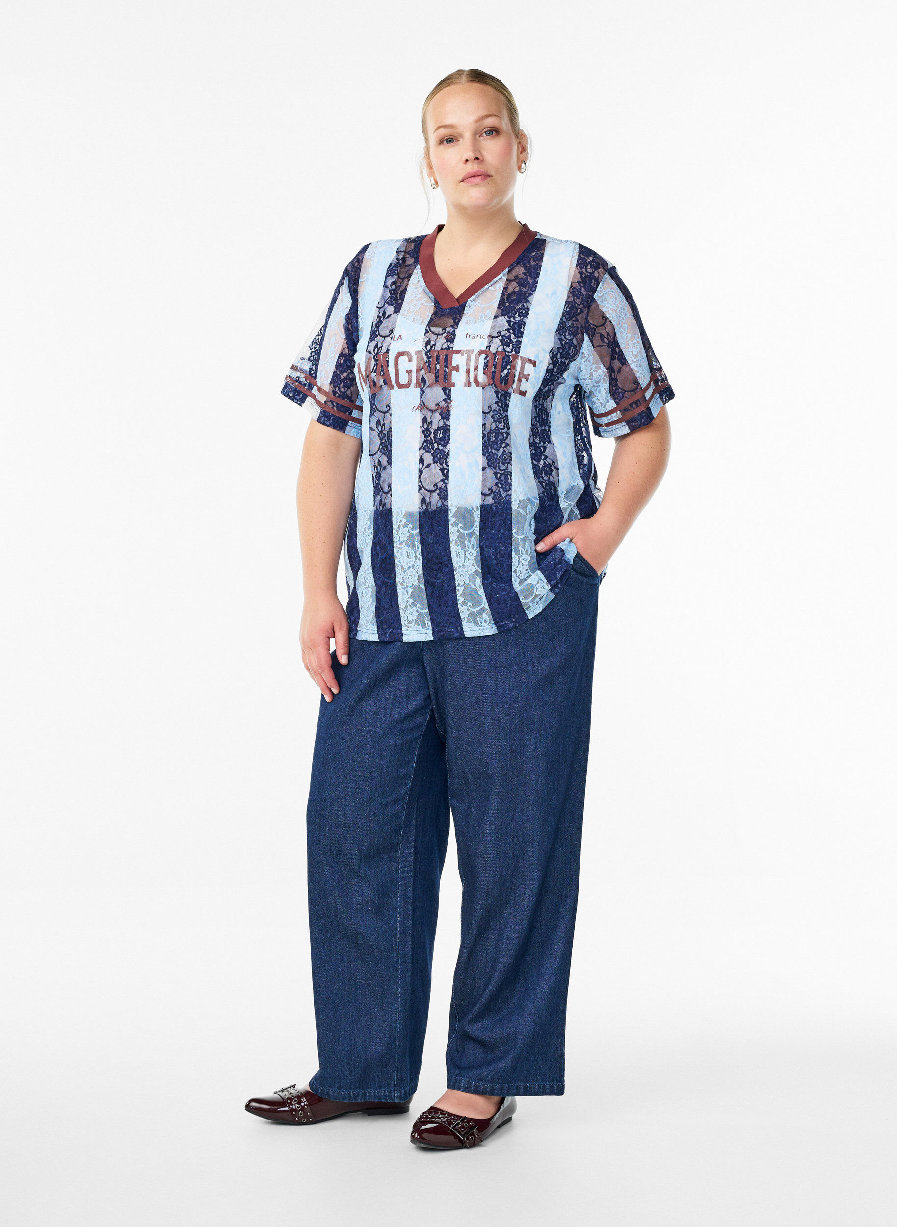 Zizzi Chemisier en dentelle &agrave; rayures avec imprim&eacute; original, Bleu Clair, Model image number 1