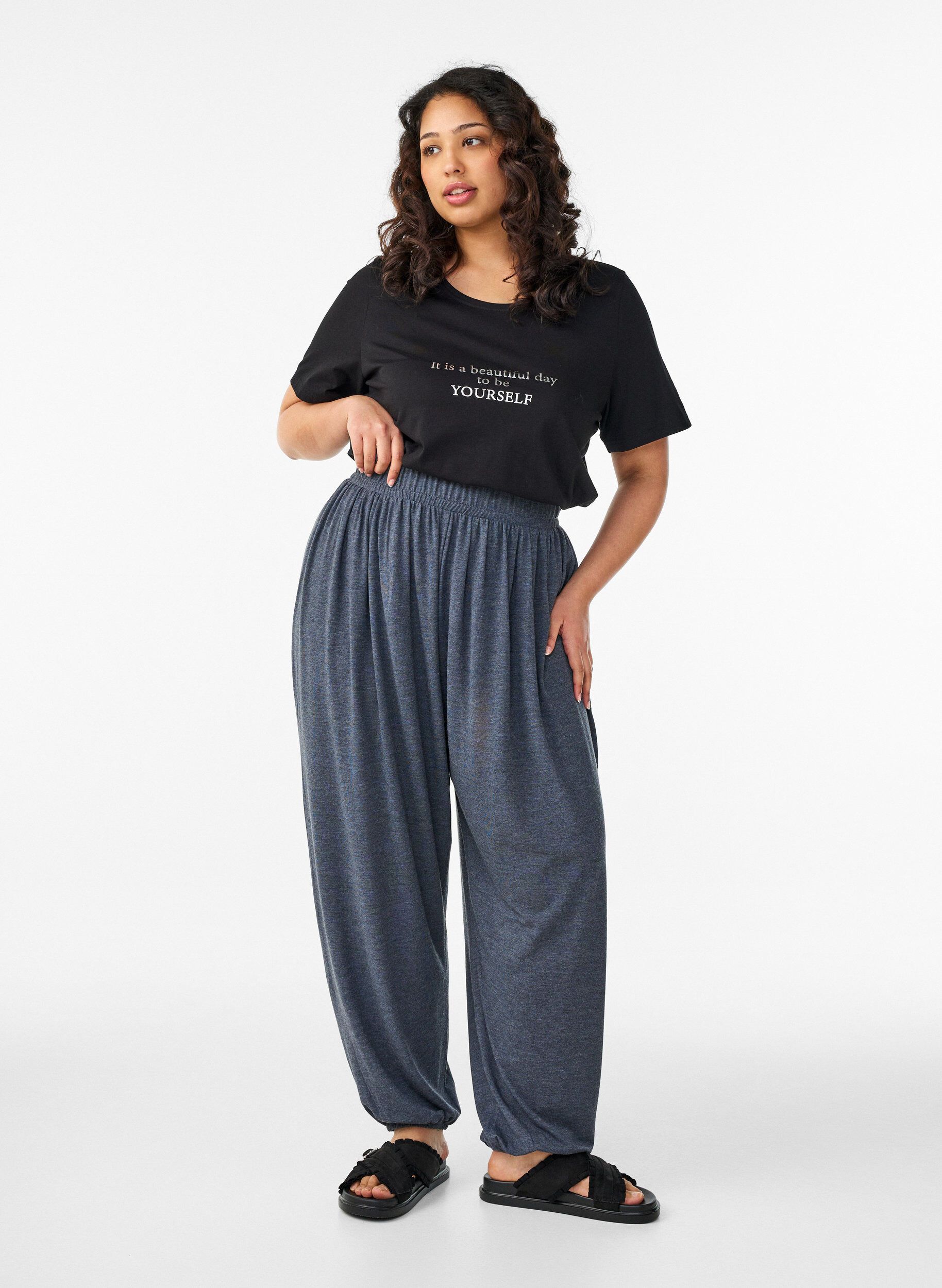 Zizzi T-shirt imprim&eacute;, Noir, Model image number 1