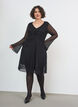 Robe en dentelle avec manches trompette et coupe &eacute;vas&eacute;e, Noir, Model image number 0