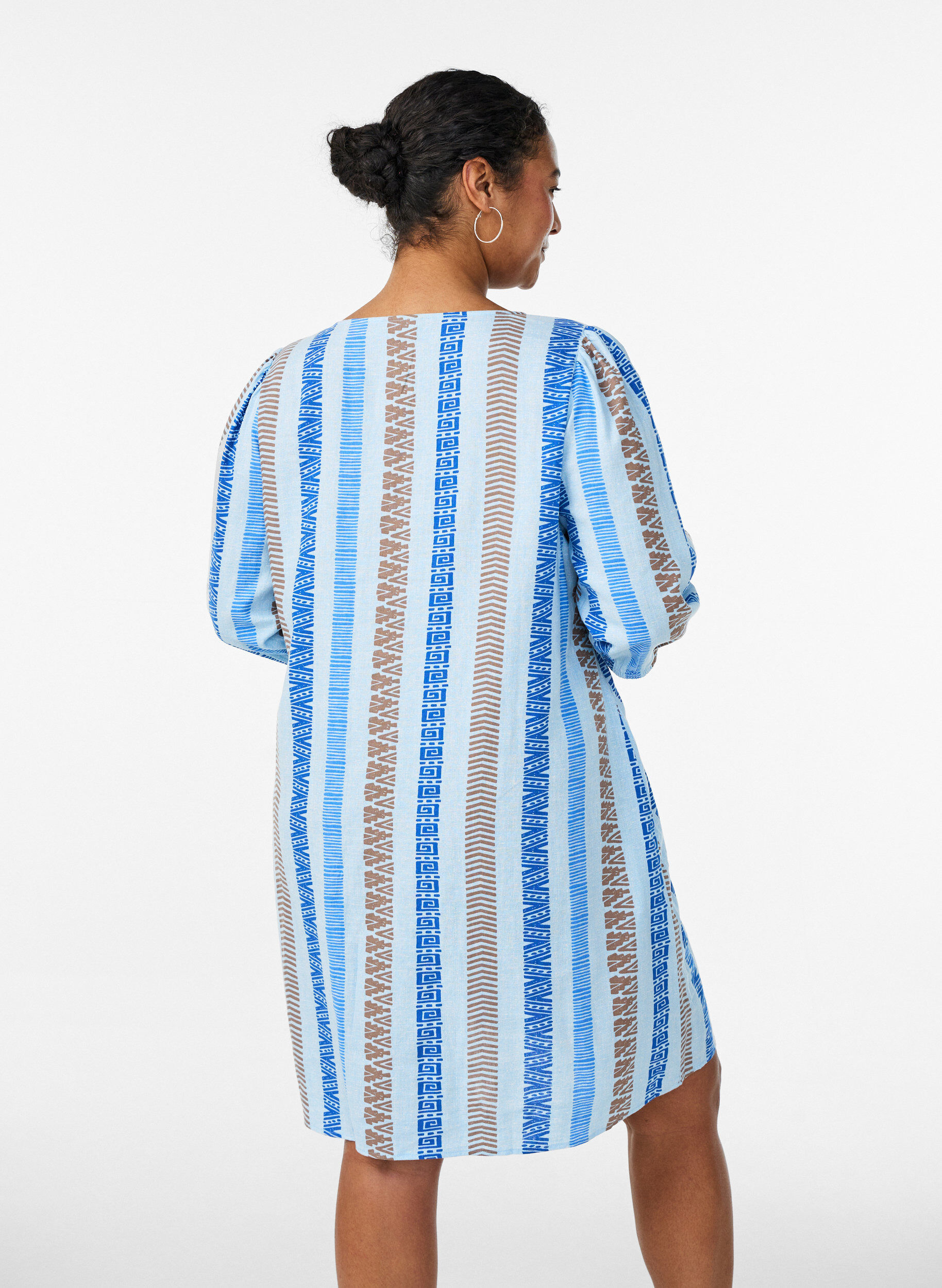 ZizziRobes courtes en lin et viscose &agrave; manches 3/4, Bleu, Model image number 2