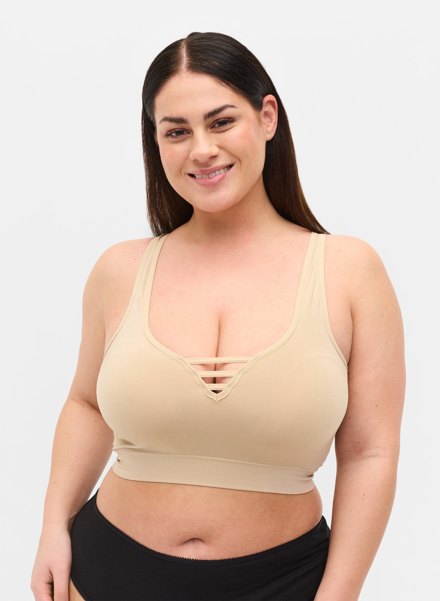 Zizzi Soutien-gorge l&eacute;g&egrave;rement rembourr&eacute; avec d&eacute;tails , Nude, Model image number 0