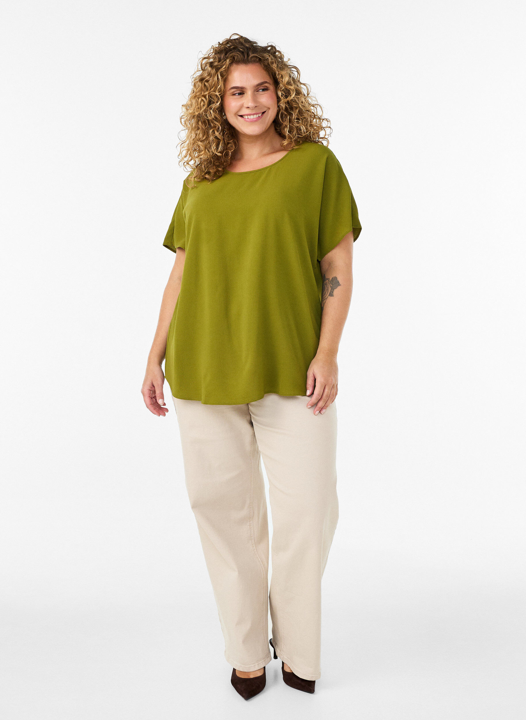 ZizziBluse mit kurzen &Auml;rmeln und Rundhalsausschnitt, Gr&uuml;n, Model image number 1