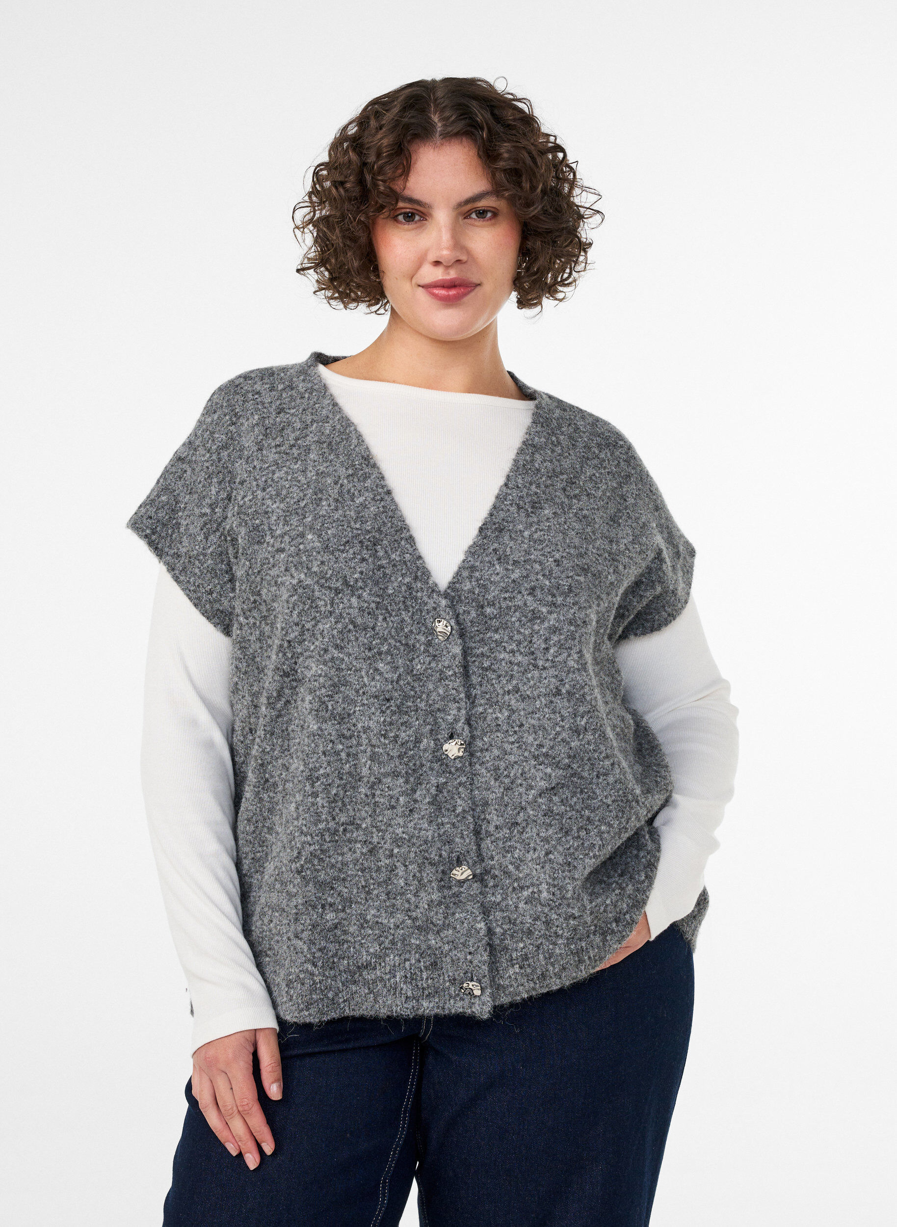ZizziGilet en maille &agrave; col V avec boutons d&eacute;coratifs, Gris, Model image number 0