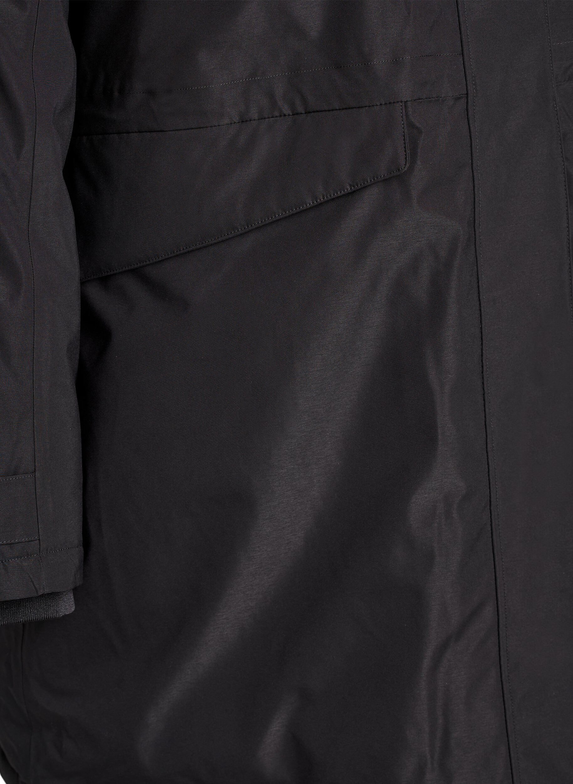 Zizzi Wasserabweisender Parka mit Kapuze und funktionellen Details, Schwarz, Packshot image number 3