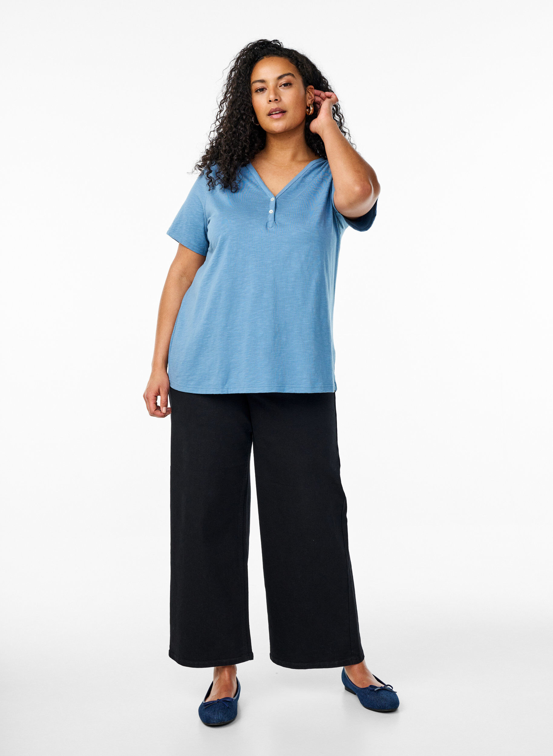 Zizzi FLASH - T-Shirt mit Knopfleiste, Blau, Model image number 1