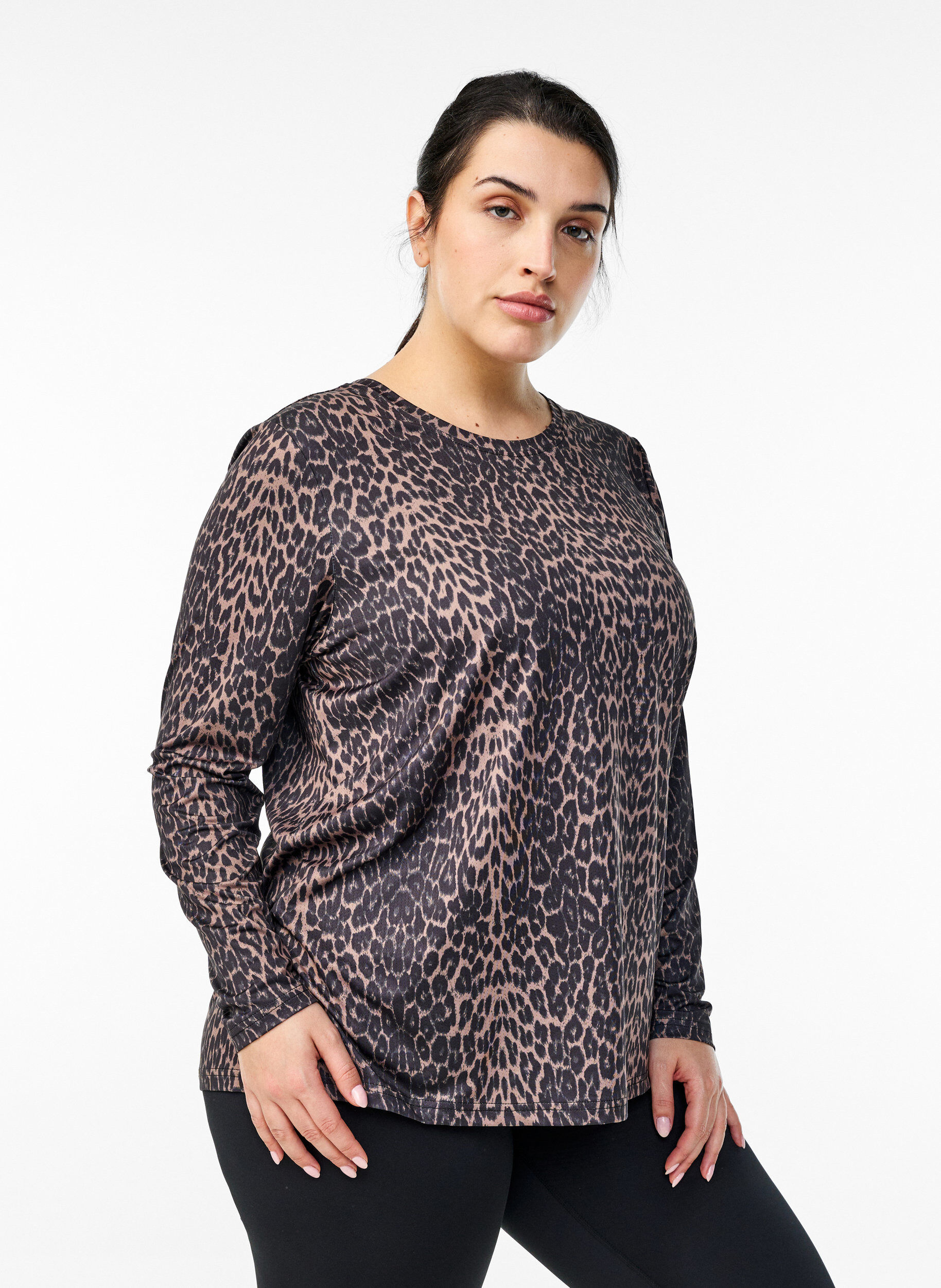 Zizzi Trainingsshirt mit Leopardenmuster und langen &Auml;rmeln, Braun, Model image number 0