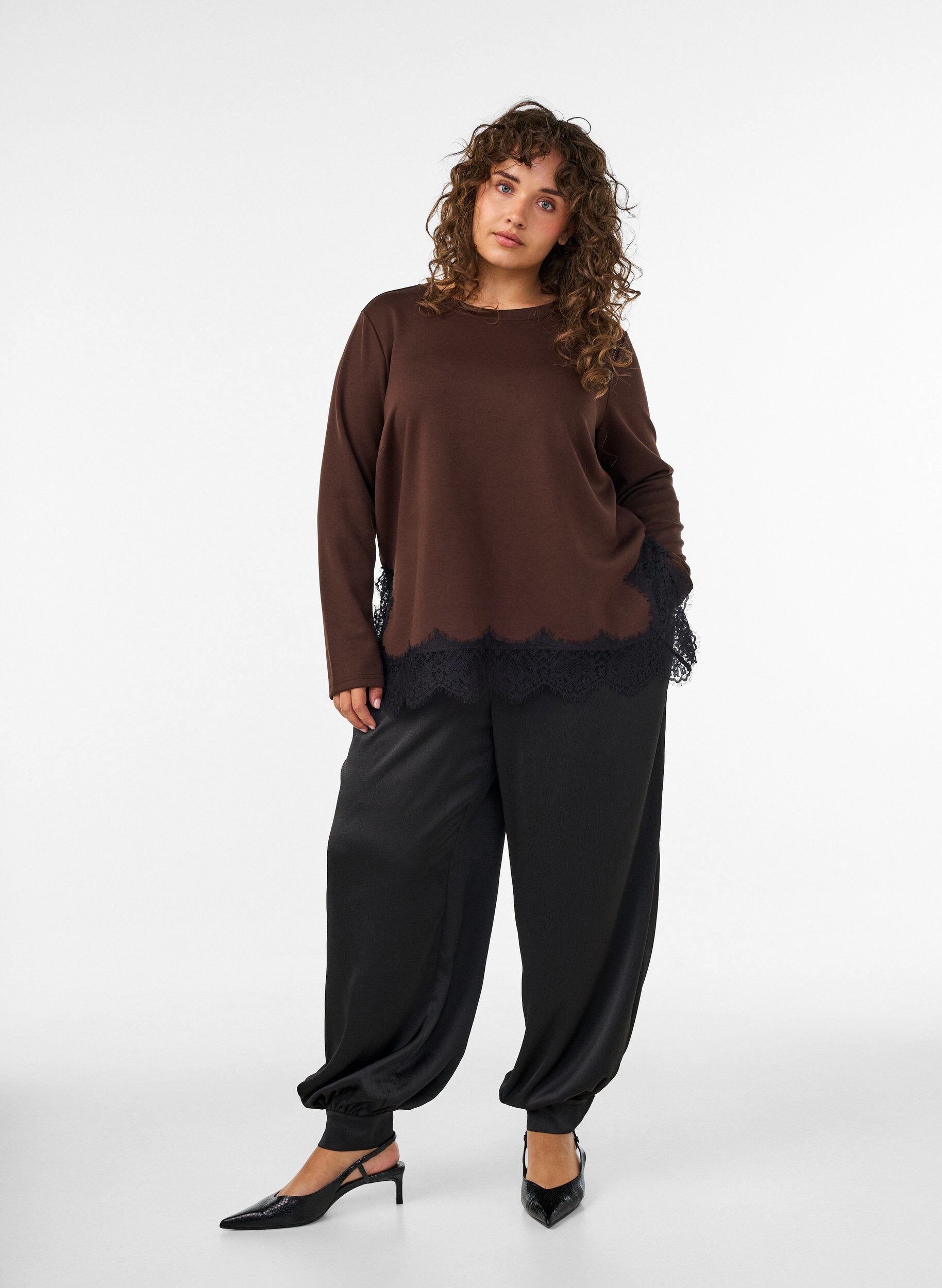 Pantalon ballon satin&eacute;, Noir, Model