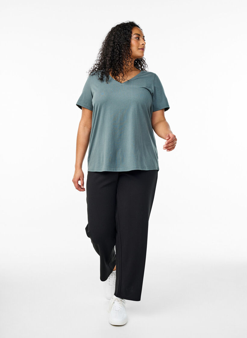 FLASH - T-shirt col V, Vert foncé, Model image number 1