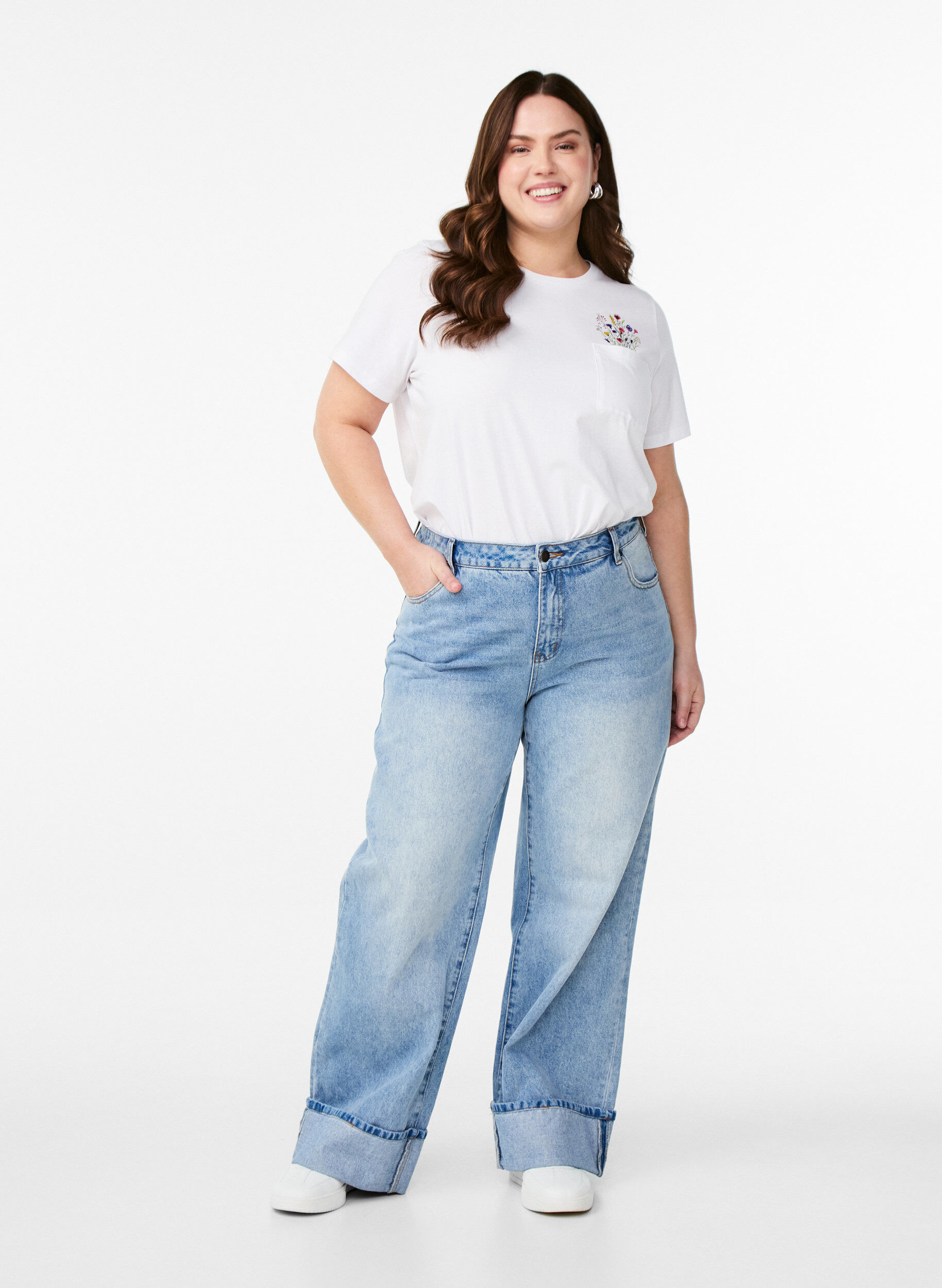 Zizzi T-Shirt mit Brusttasche, Wei&szlig;, Model image number 1