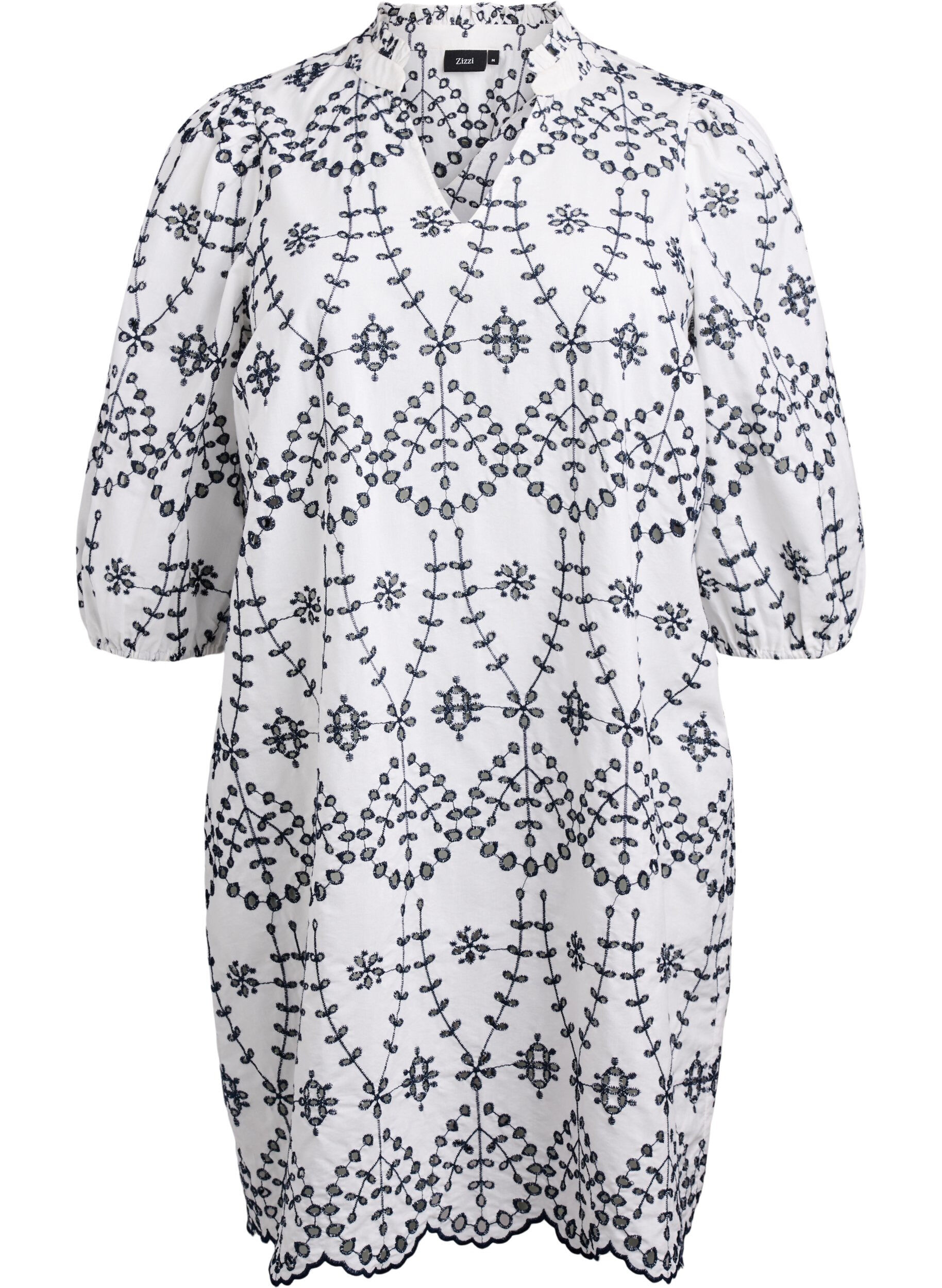 Zizzi Kleid mit kontrastierender Lochstickerei, White w. Navy Blazer, Packshot image number 0