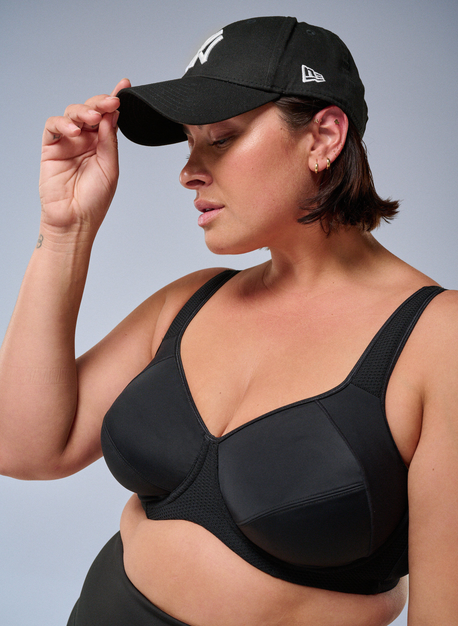 Zizzi CORE, HIGH SUPPORT WIRE BRA &ndash; Sport-BH mit B&uuml;gel, Schwarz, Image image number 0
