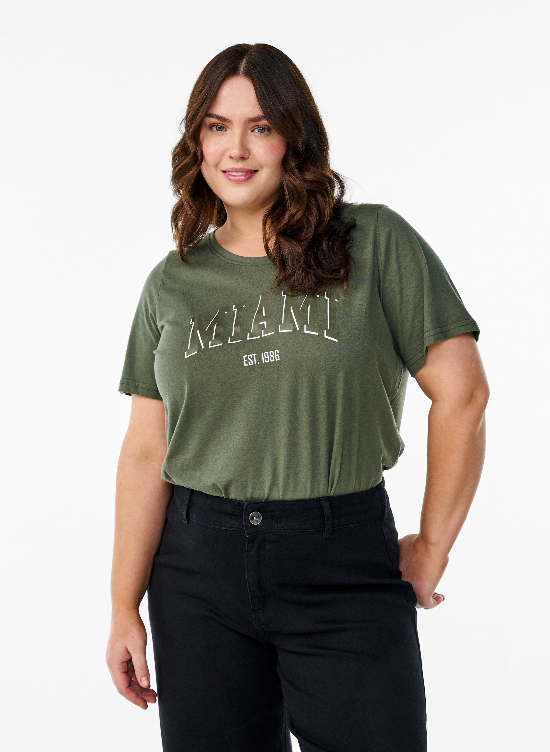 Zizzi FLASH &ndash; T-shirt avec motif, Vert Kaki, Model image number 0