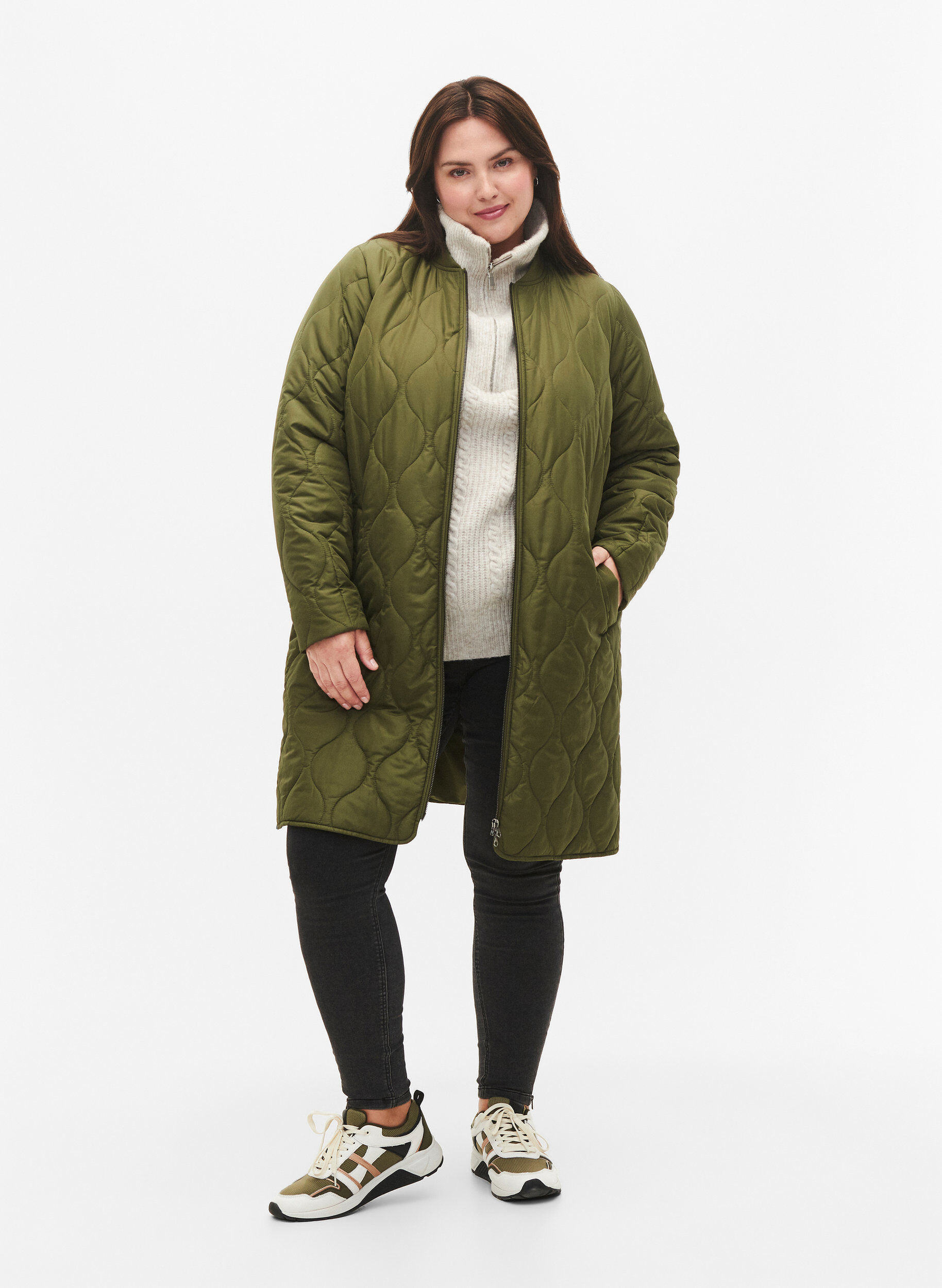 Zizzi Lange gef&uuml;tterte Jacke mit Taschen und Rei&szlig;verschluss, Winter Moss, Model image number 4