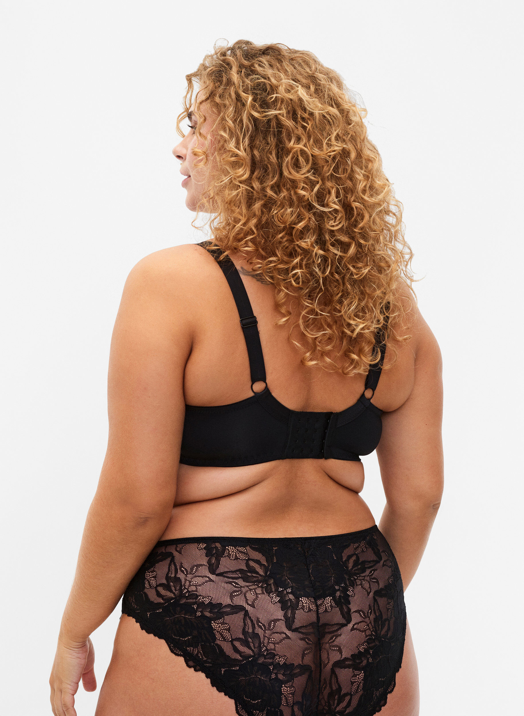 Zizzi Gepolsterter BH mit Spitze und Schn&uuml;rung, Black, Model image number 1