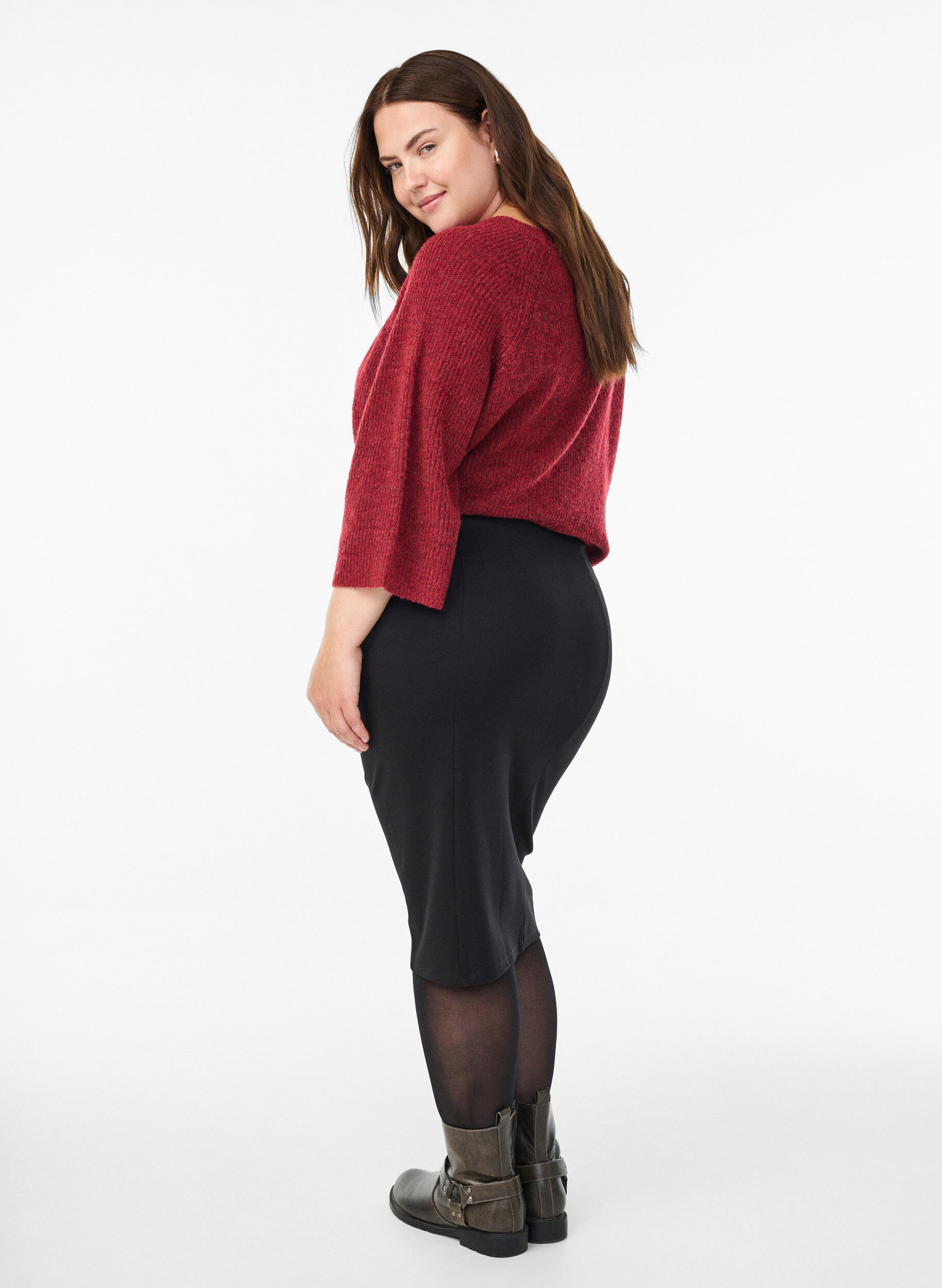 Zizzi Jupe moulante avec &eacute;lastique &agrave; la taille, Noir, Model image number 1