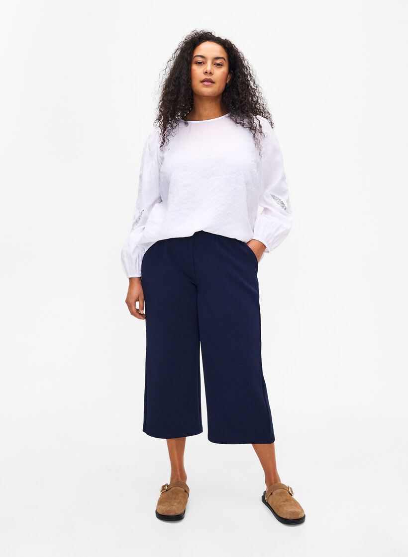 Pantalon ample avec longueur 7/8, Bleu, Model image number 0