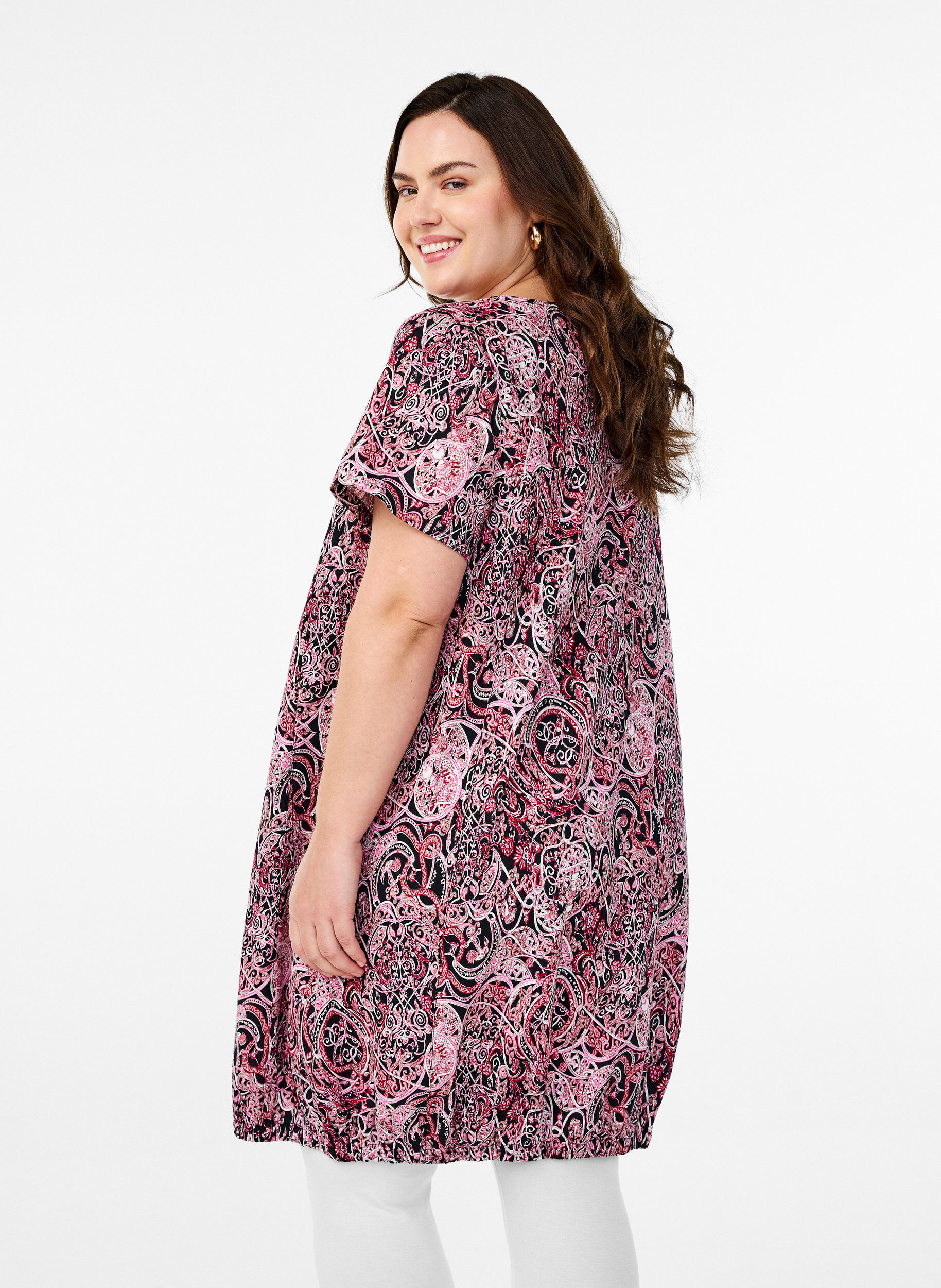 ZizziKurz&auml;rmliges Baumwollkleid mit Aufdruck, Schwarz, Model image number 2