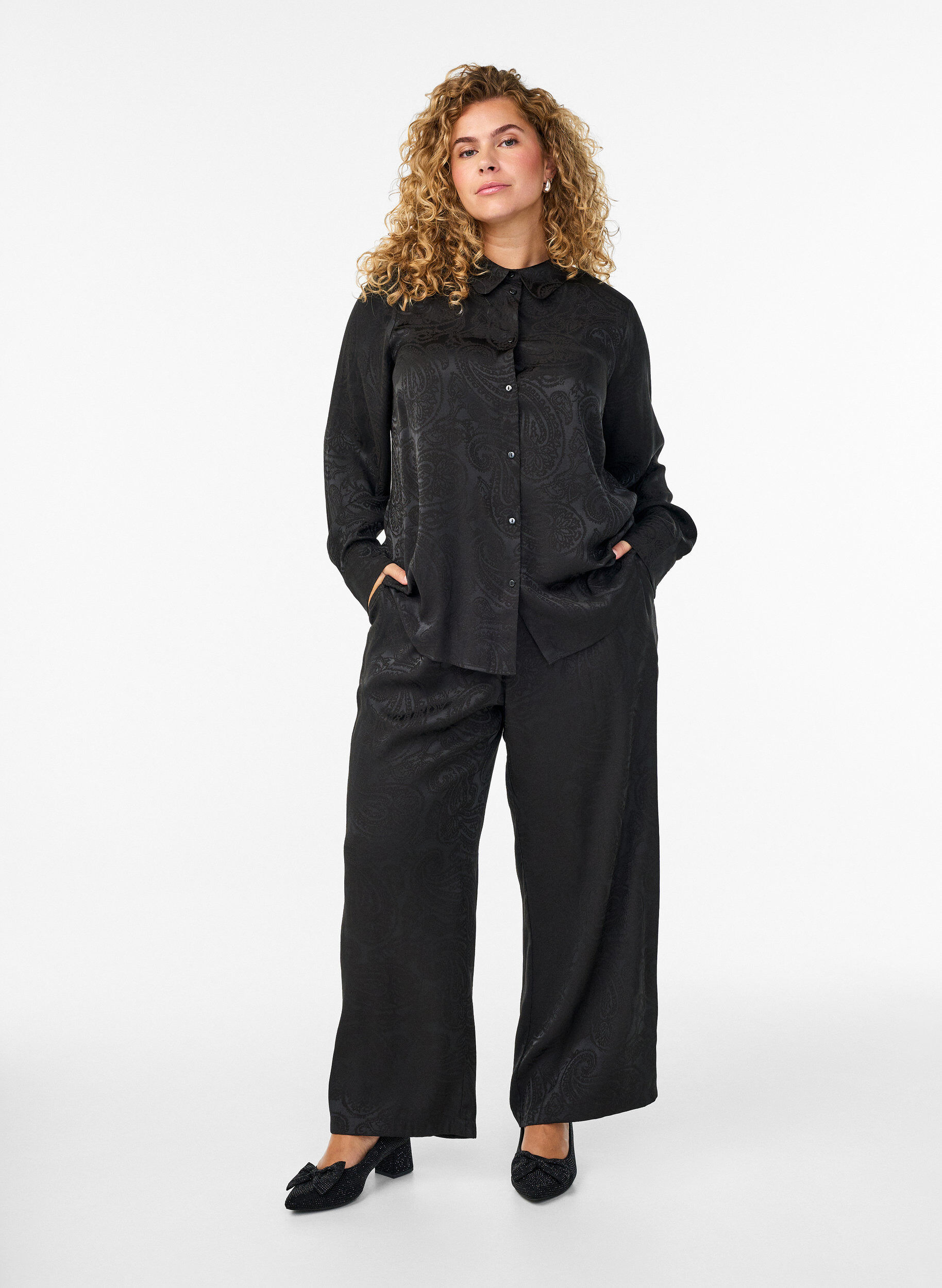 Pantalon ample &agrave; motif cachemire et taille haute, Noir, Model