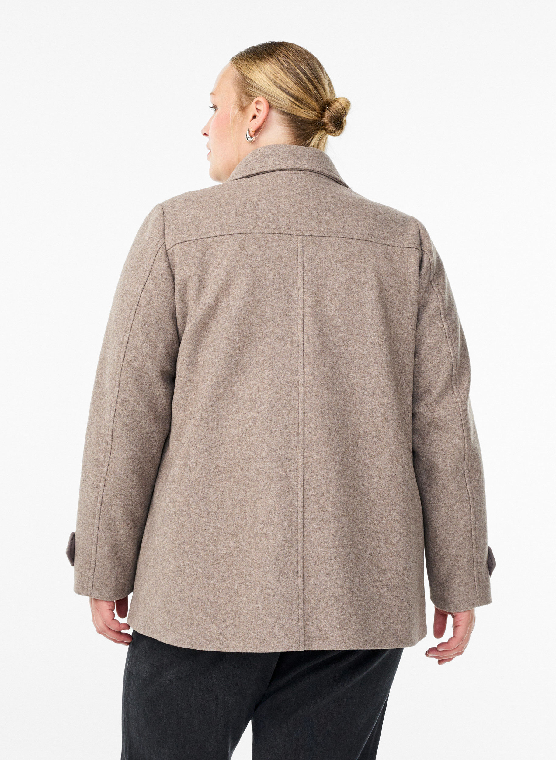 Zizzi Kurzmantel mit zweireihiger Knopfleiste, Beige, Model image number 2