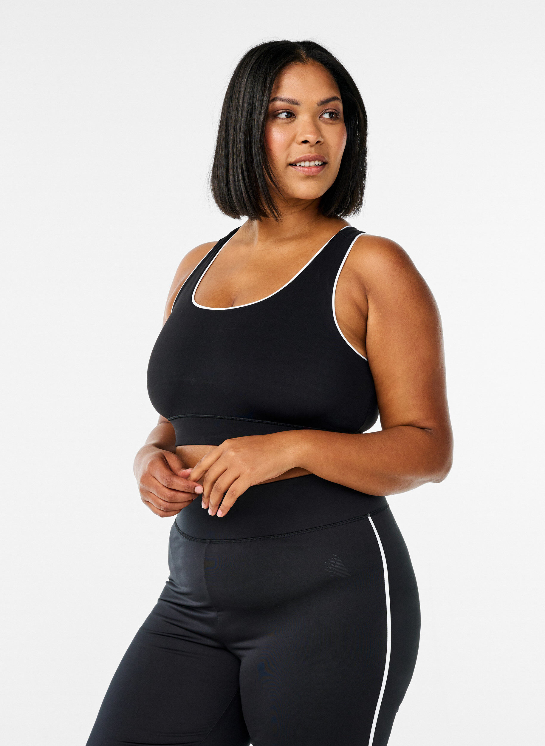 Zizzi Brassi&egrave;re de sport &agrave; dos nageur avec finitions contrastantes, Noir, Model image number 0