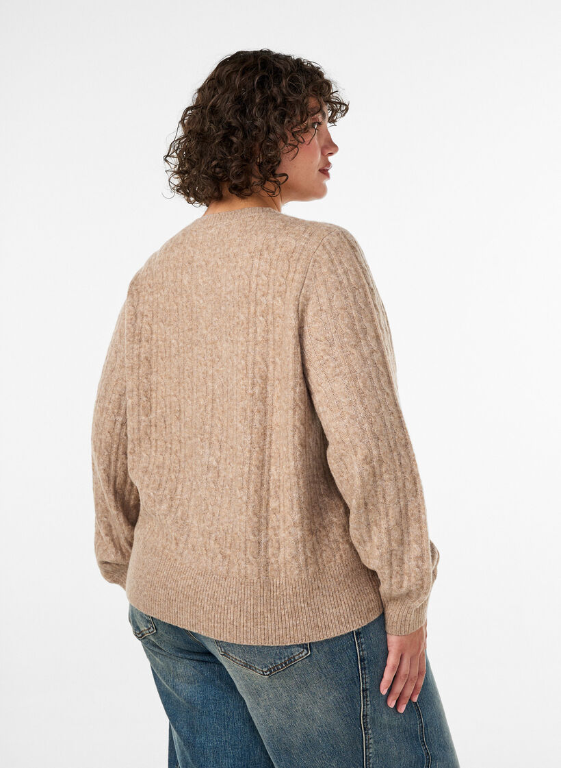 Cardigan en maille torsad&eacute;e avec boutons nacr&eacute;s, Beige, Model image number 2