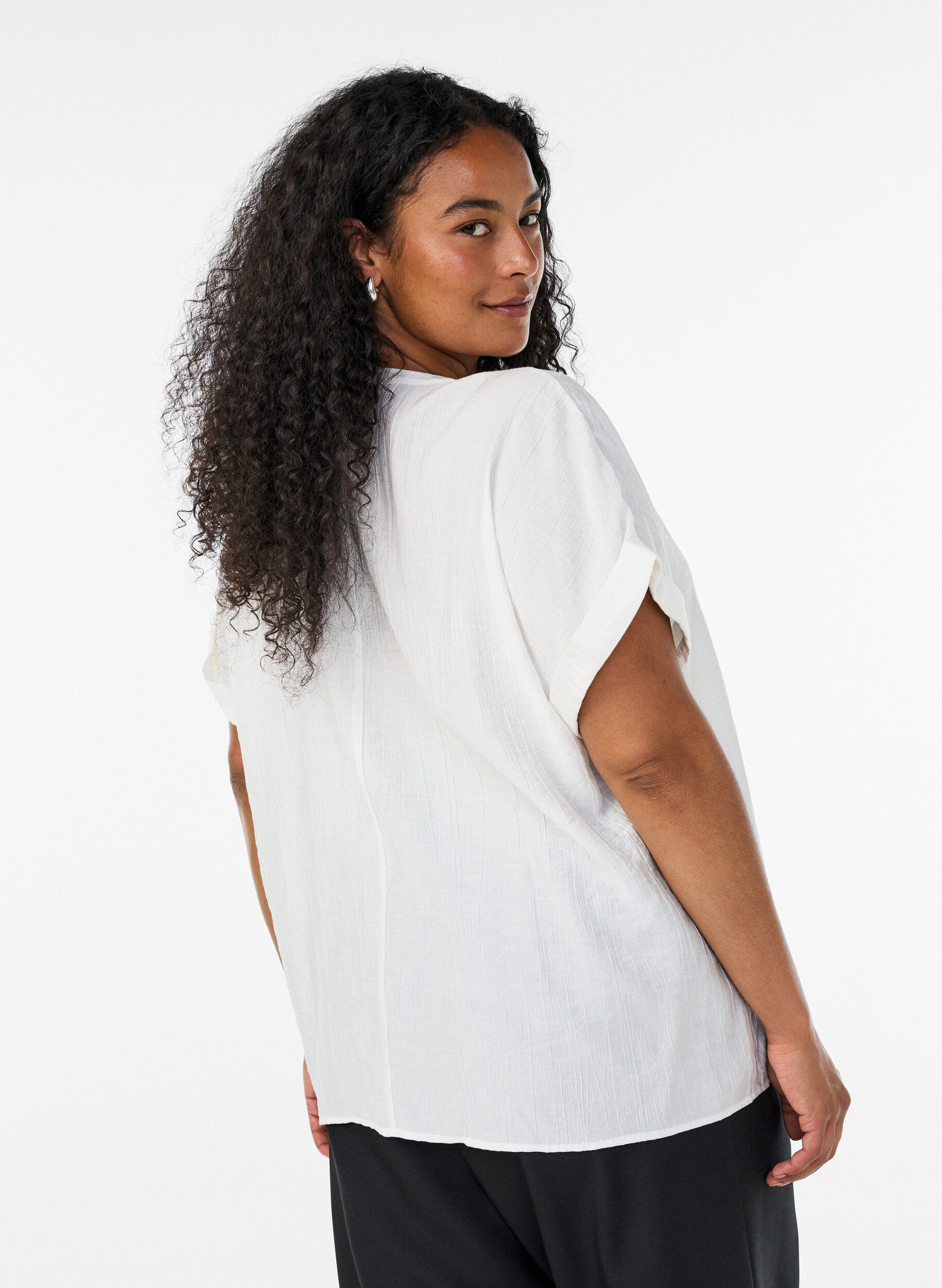 ZizziBluse aus Viskose mit Kn&ouml;pfen und Struktur, Vanille, Model image number 2