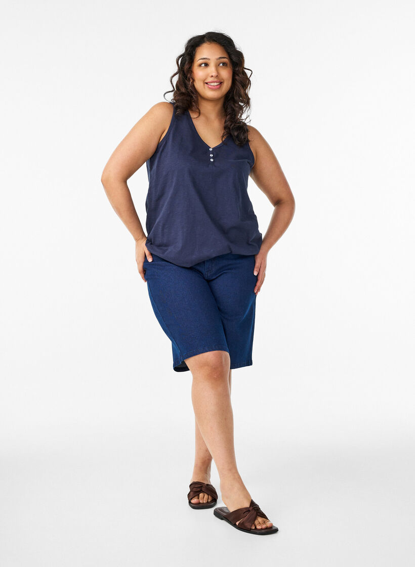 Tanktop aus Bio-Baumwolle mit V-Ausschnitt und Kn&ouml;pfen, Blau, Model image number 1