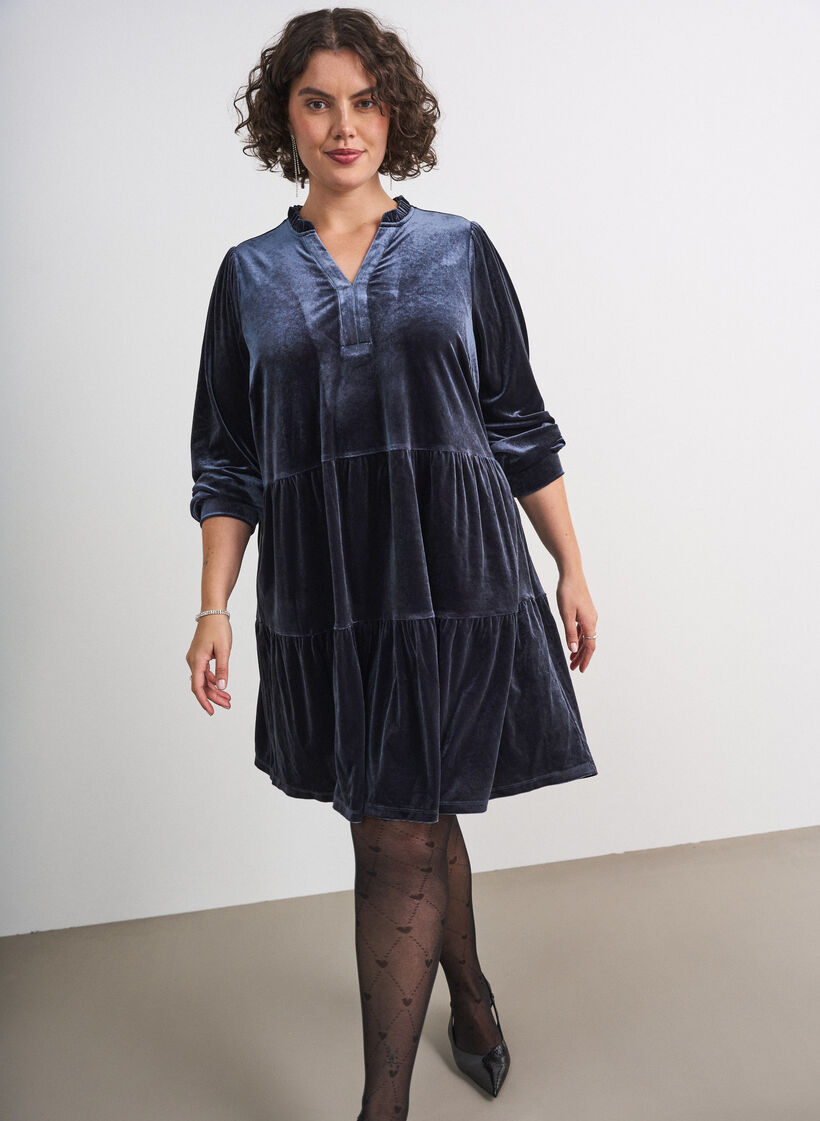 Robe courte en velours avec un col &agrave; volants et des manches longues, Bleu, Model image number 0