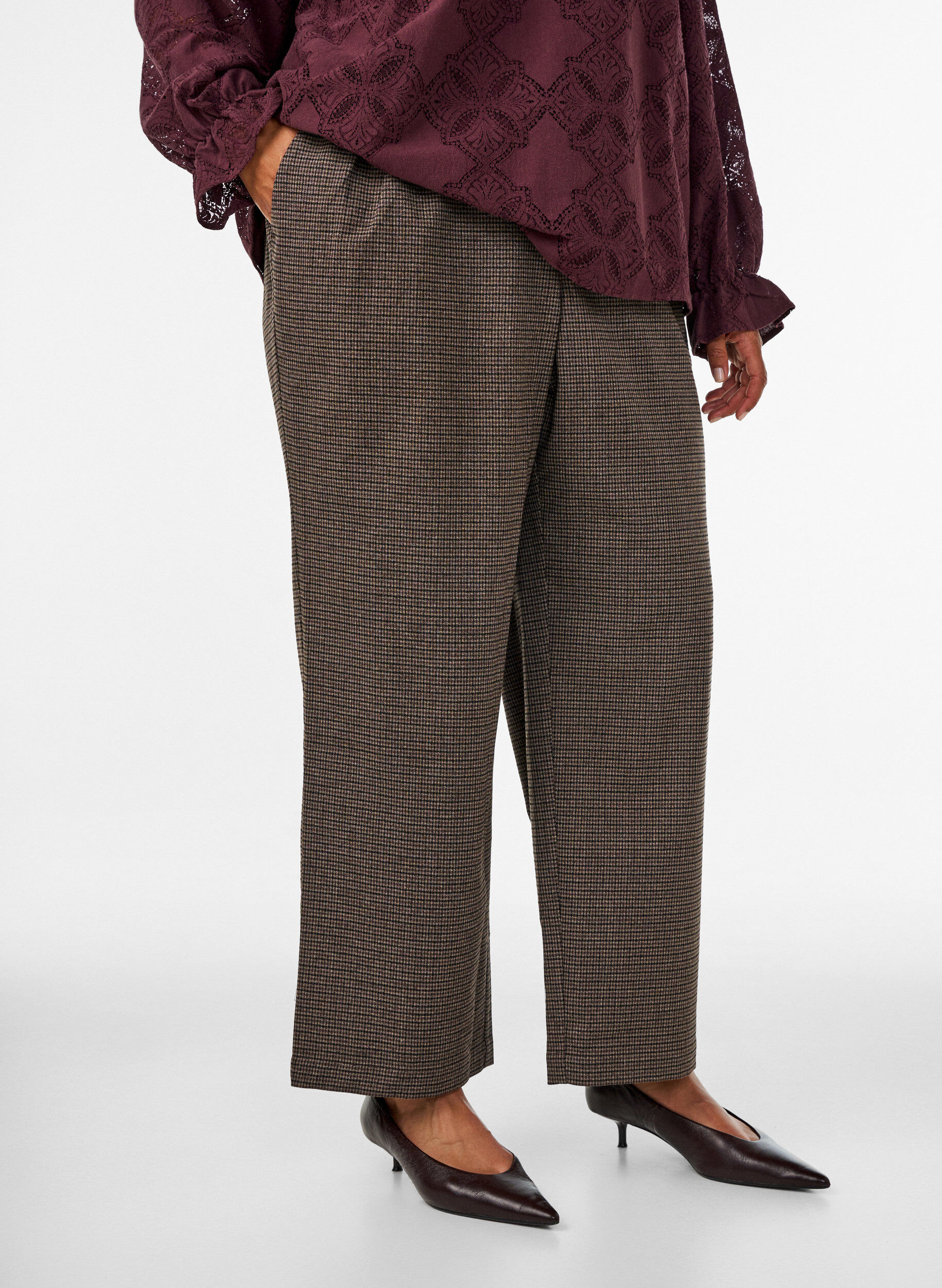 ZizziPantalon droit &agrave; petits carreaux, Marron, Model image number 2