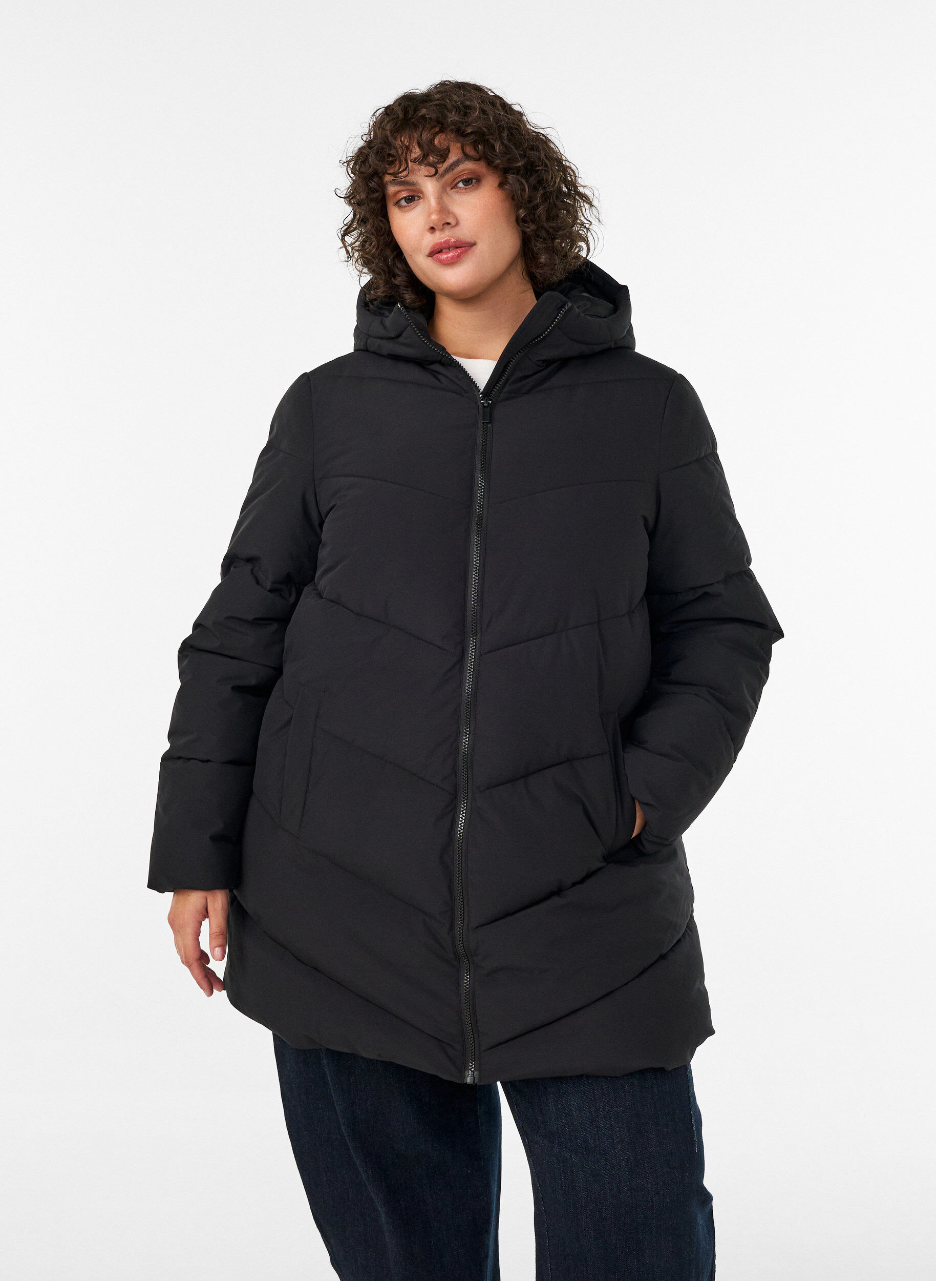 ZizziMittellange Steppjacke mit Kapuze, Schwarz, Model image number 3