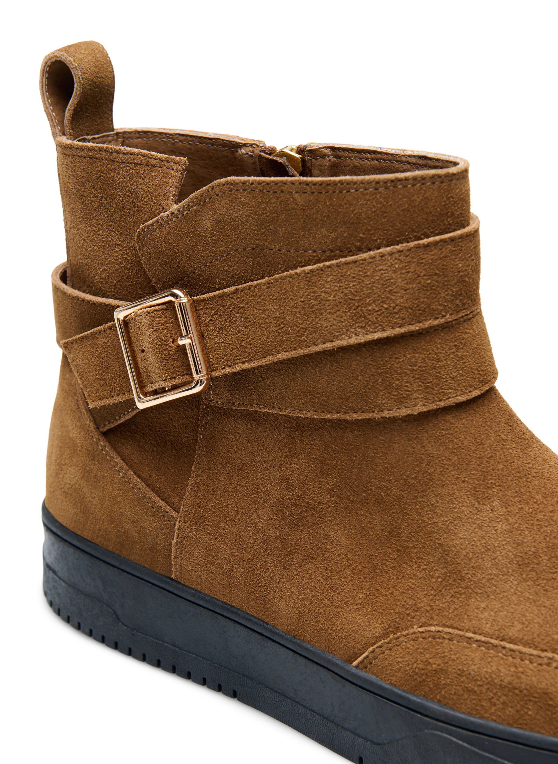 Zizzi Kurzer, weit geschnittener Stiefel aus Wildleder, Tobacco Brown, Packshot image number 3