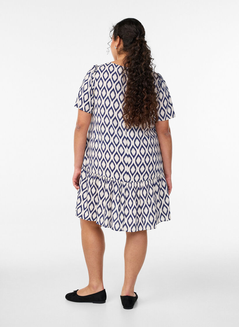 Robe en viscose avec d&eacute;coupe, Bleu, Model image number 2