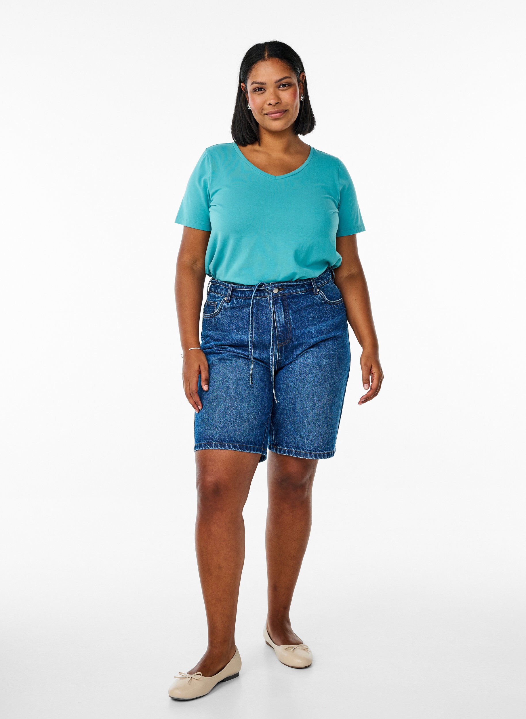 Zizzi Einfarbiges Basic-T-Shirt aus Baumwolle, Blau, Model image number 1