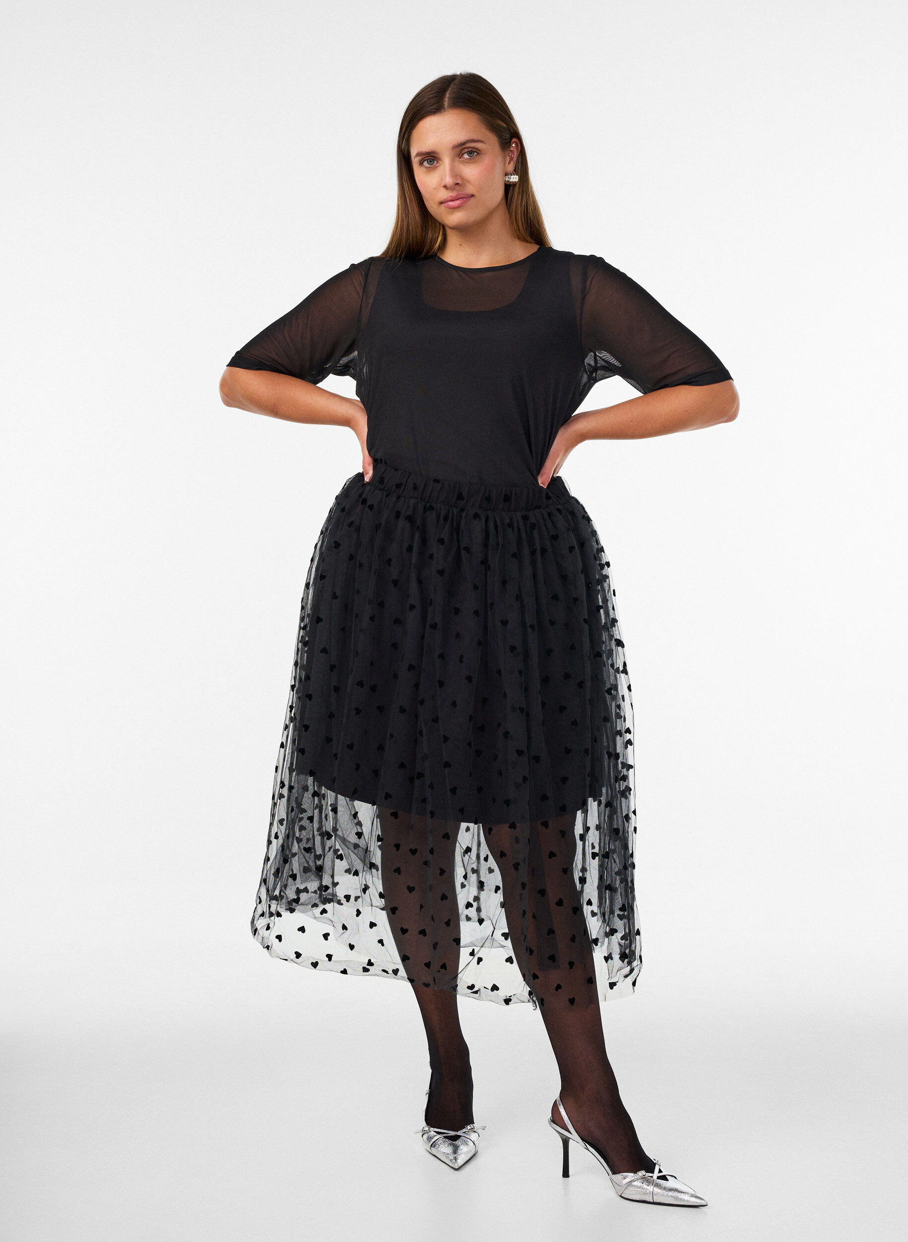 ZizziJupe midi en tulle avec des c&oelig;urs, Noir, Model image number 1