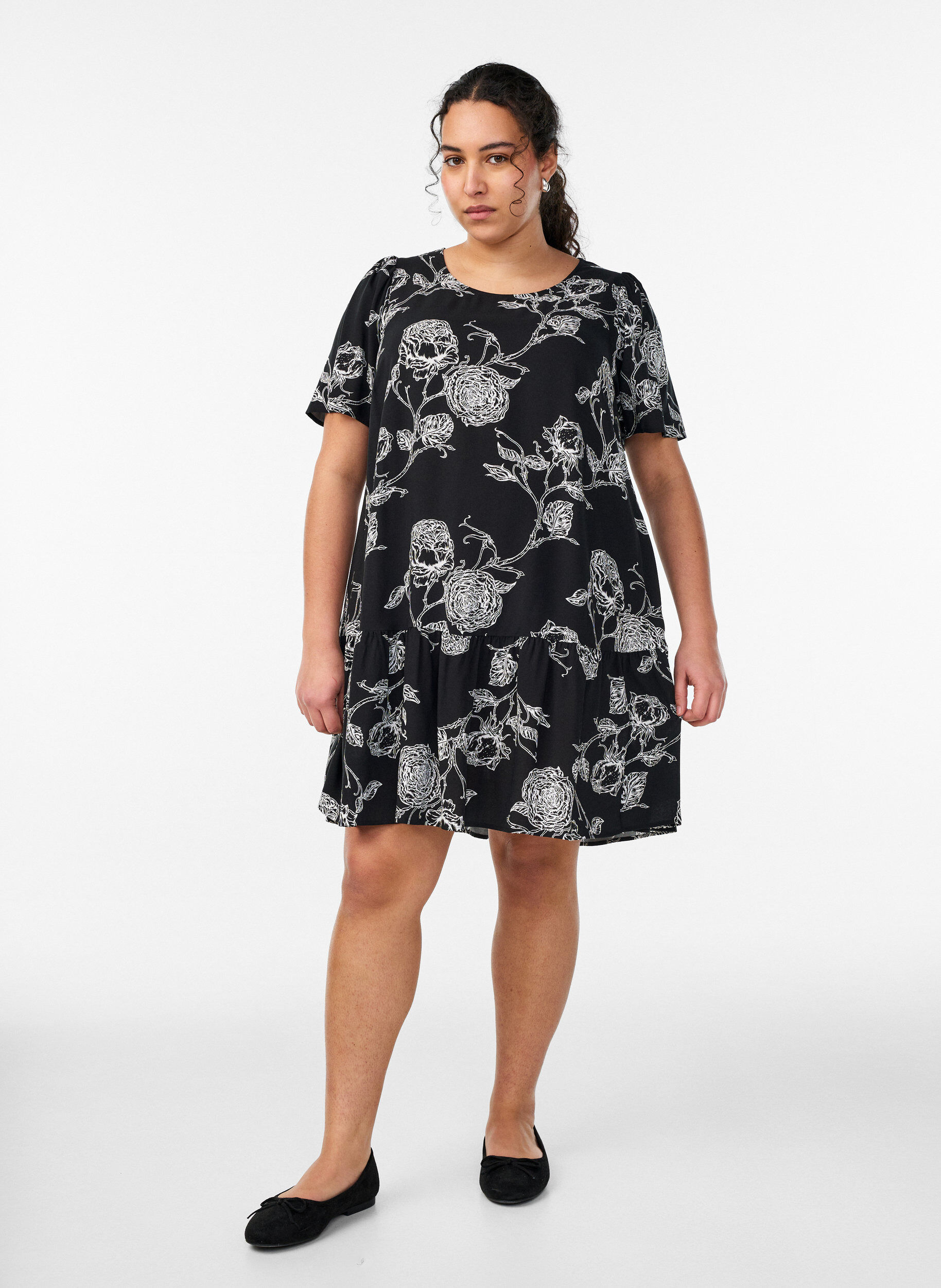 ZizziKleid aus Viskose mit Schnittlinie, Schwarz, Model image number 1