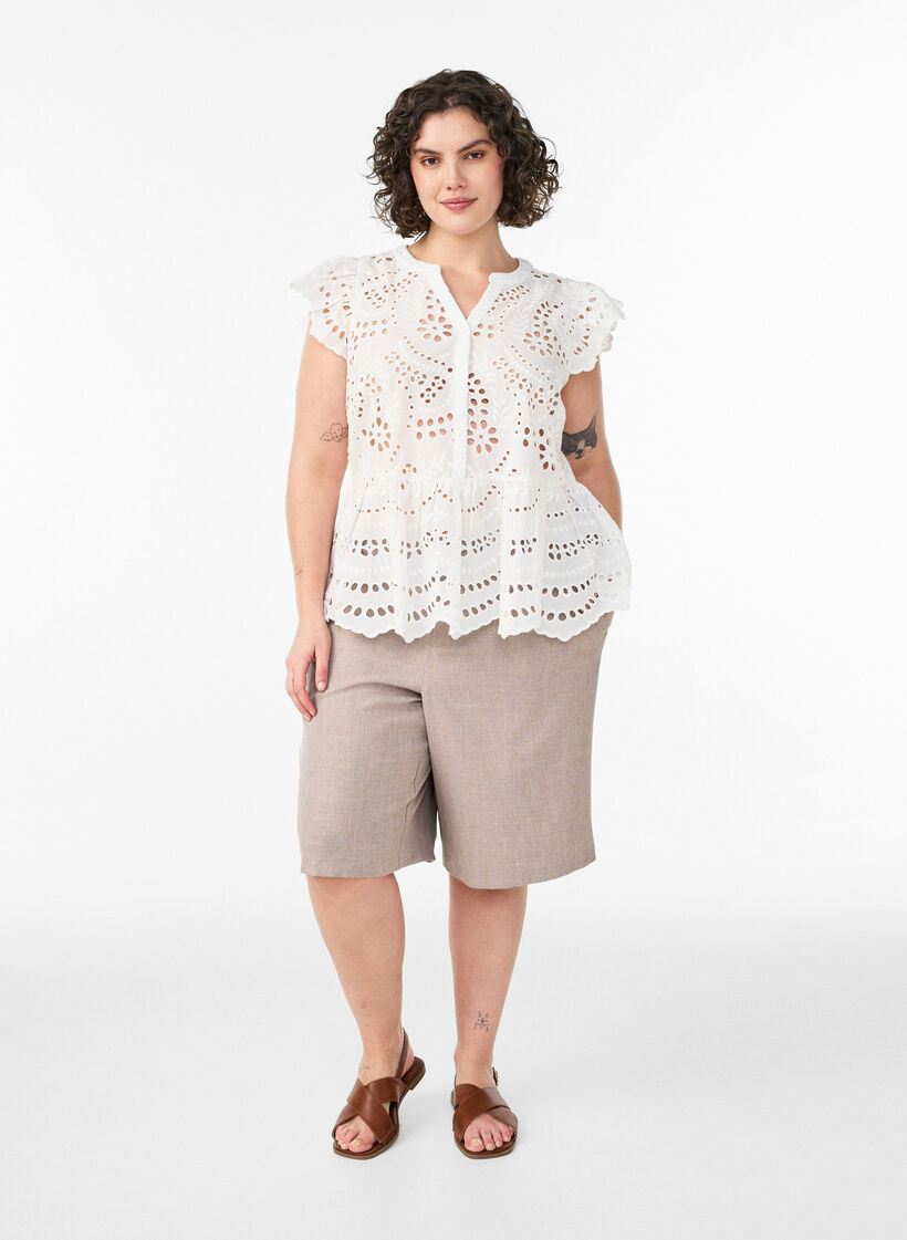 &Auml;rmellose Bluse aus Lochstickerei mit R&uuml;schen, Wei&szlig;, Model image number 1