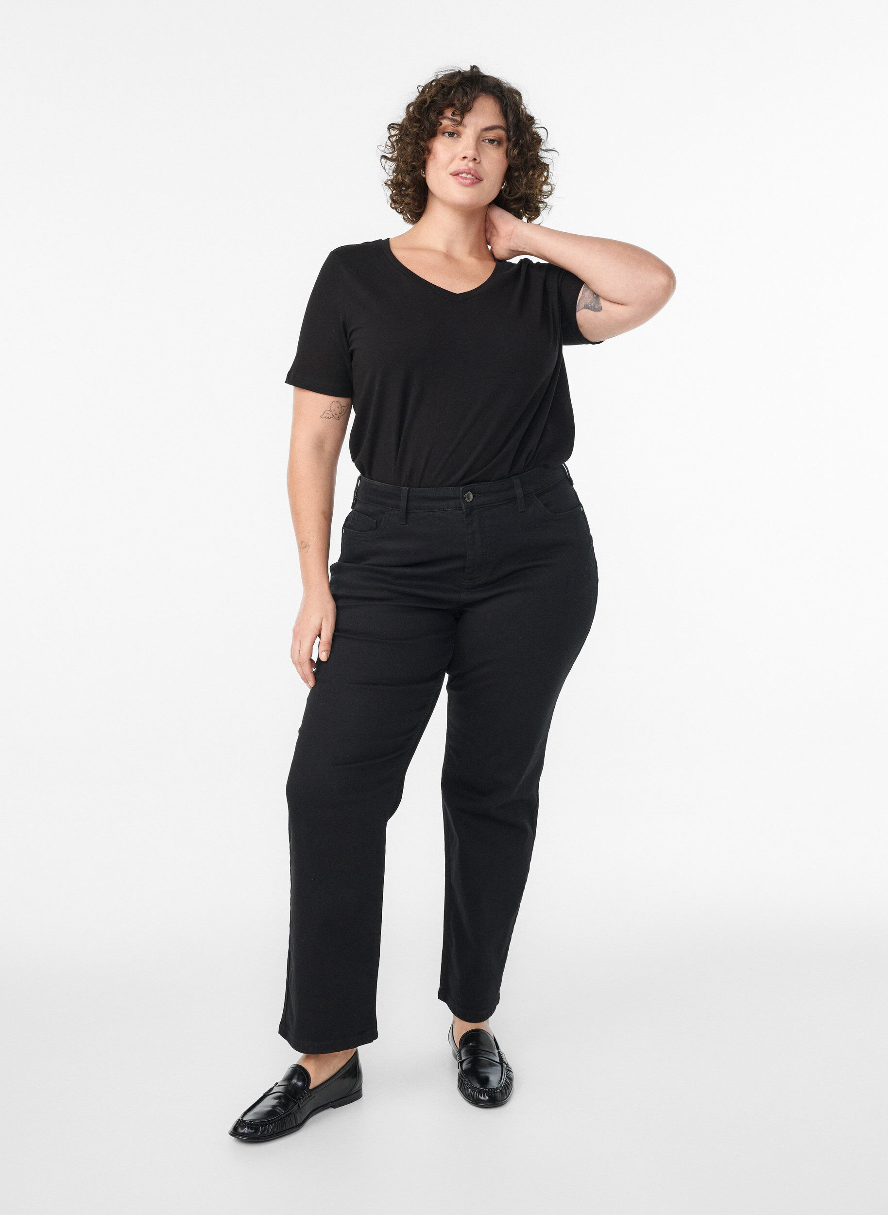 Zizzi T-shirt basic uni en coton, Noir, Model image number 1