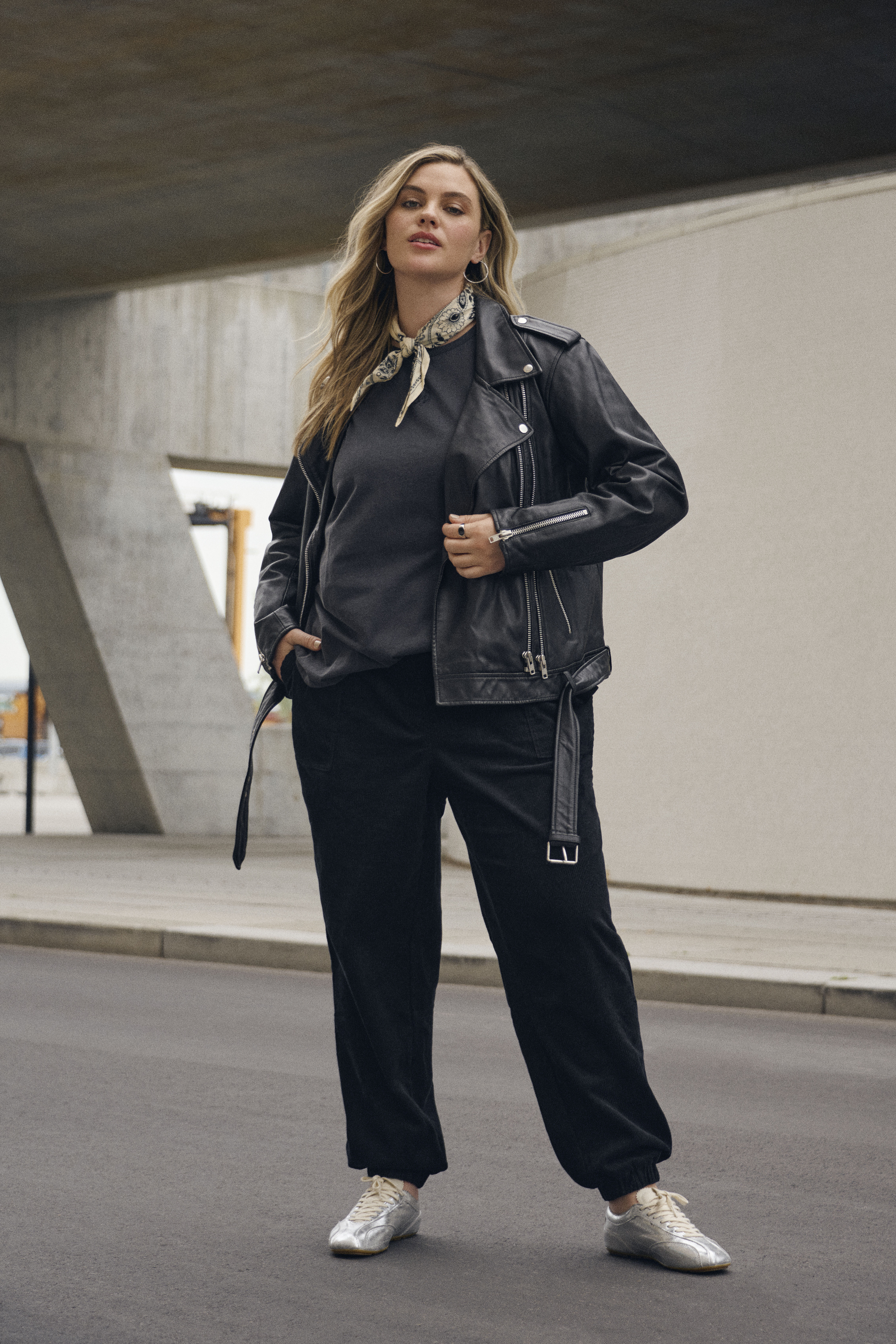 Zizzi Veste en cuir, , Model