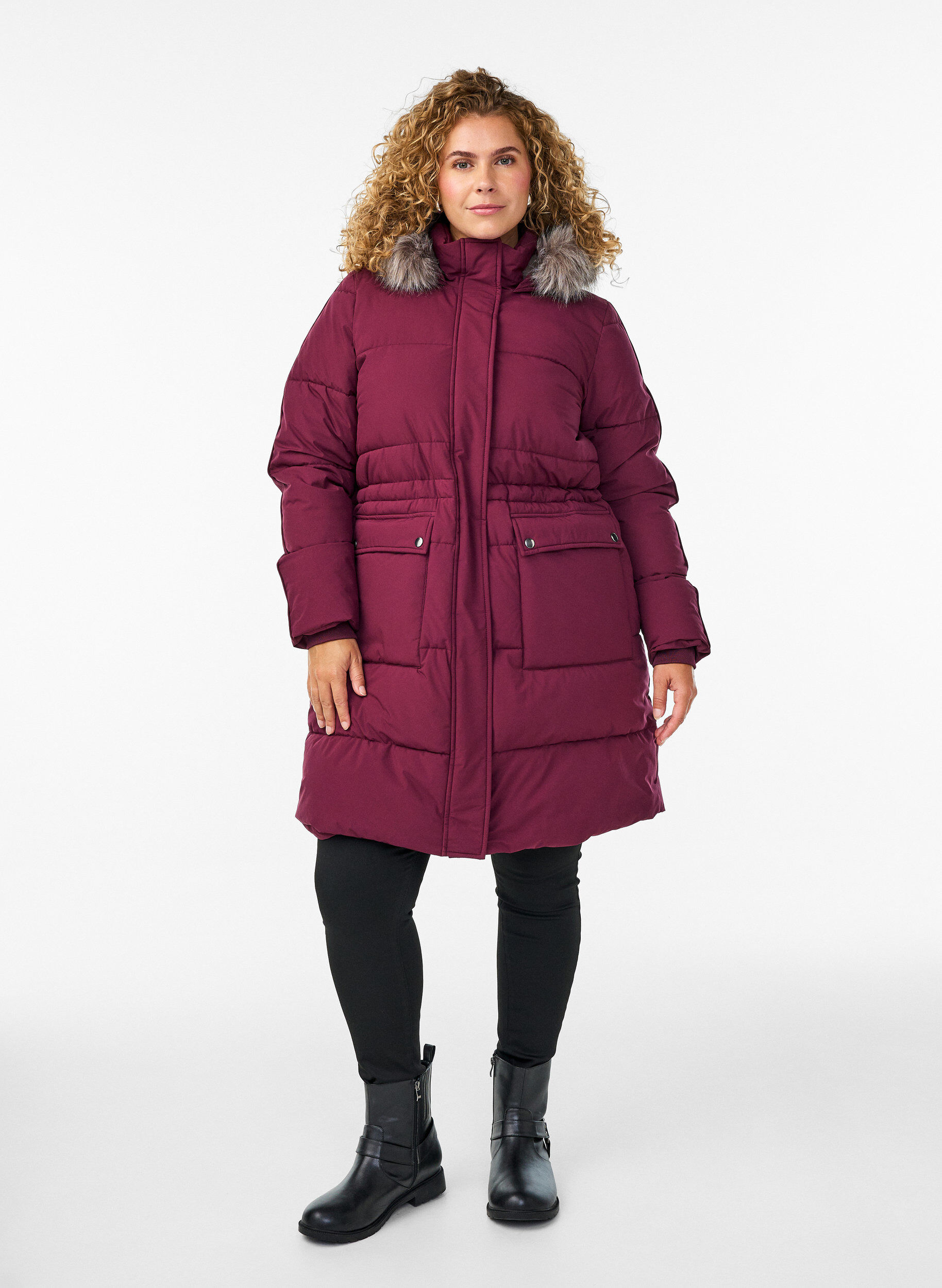 Zizzi Parka d&eacute;perlante avec col en fausse fourrure, Bordeaux fonc&eacute;, Model image number 1