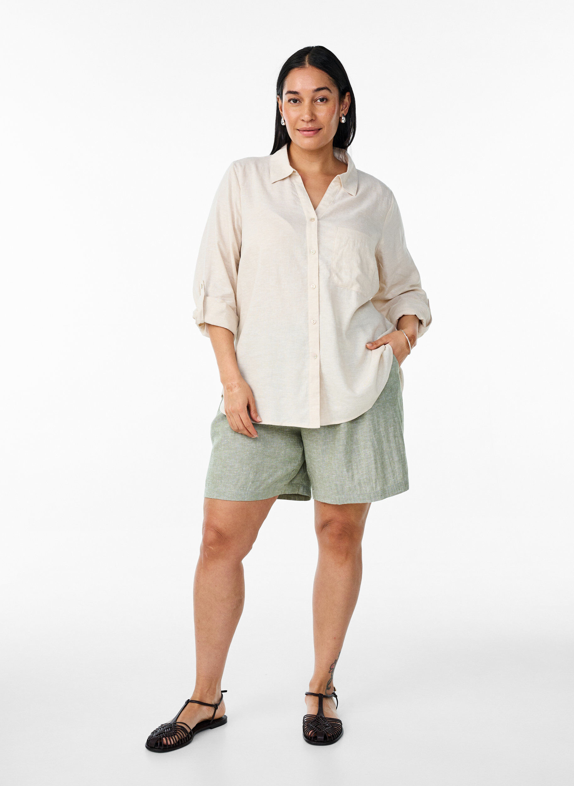 Zizzi Bluse aus Leinen und Viskose mit 3/4-&Auml;rmeln, Beige, Model image number 1
