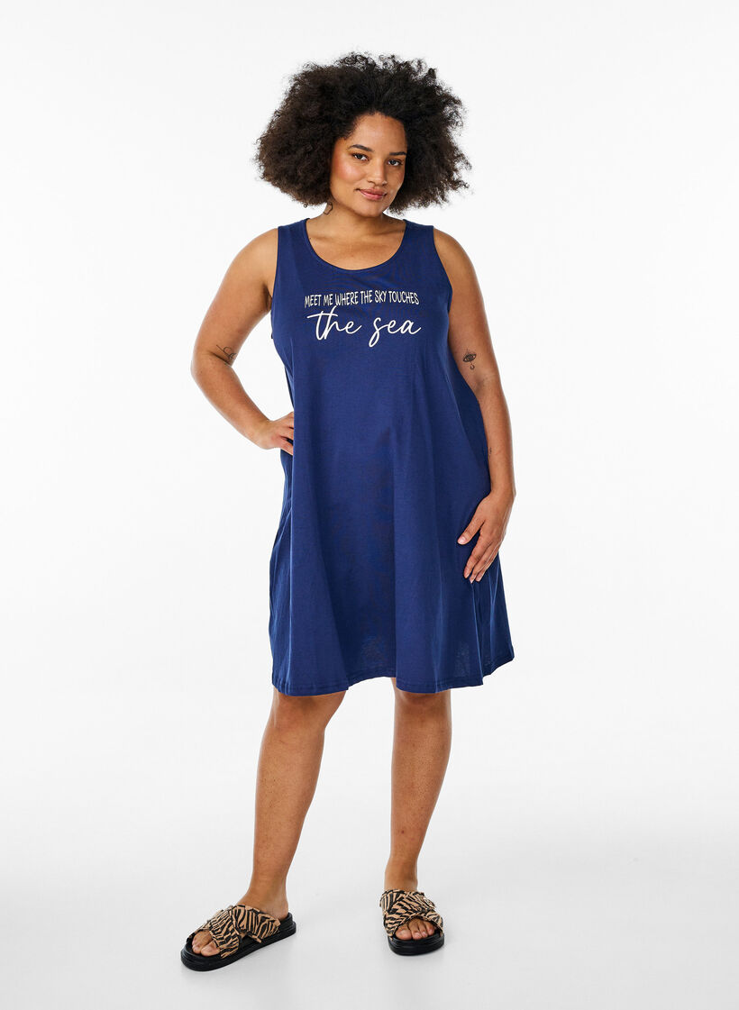 Robe &eacute;vas&eacute;e sans manches, Bleu, Model image number 1