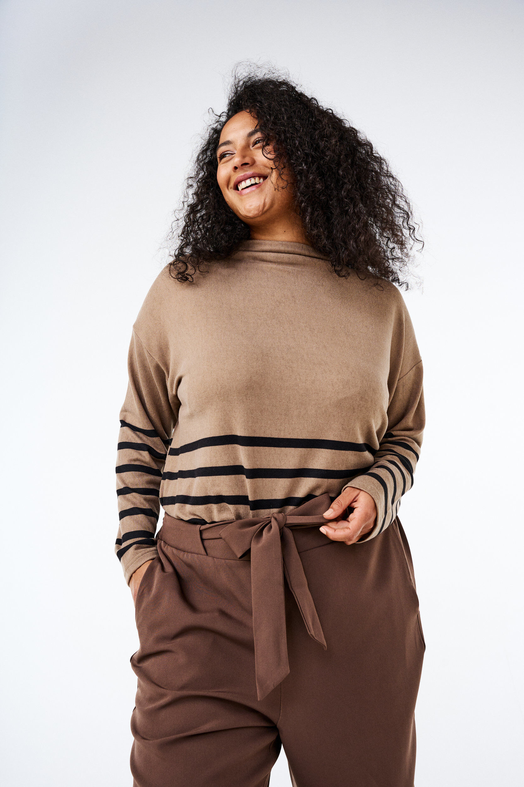 Zizzi Bluse mit Stehkragen und langen &Auml;rmeln, Beige, Image image number 0