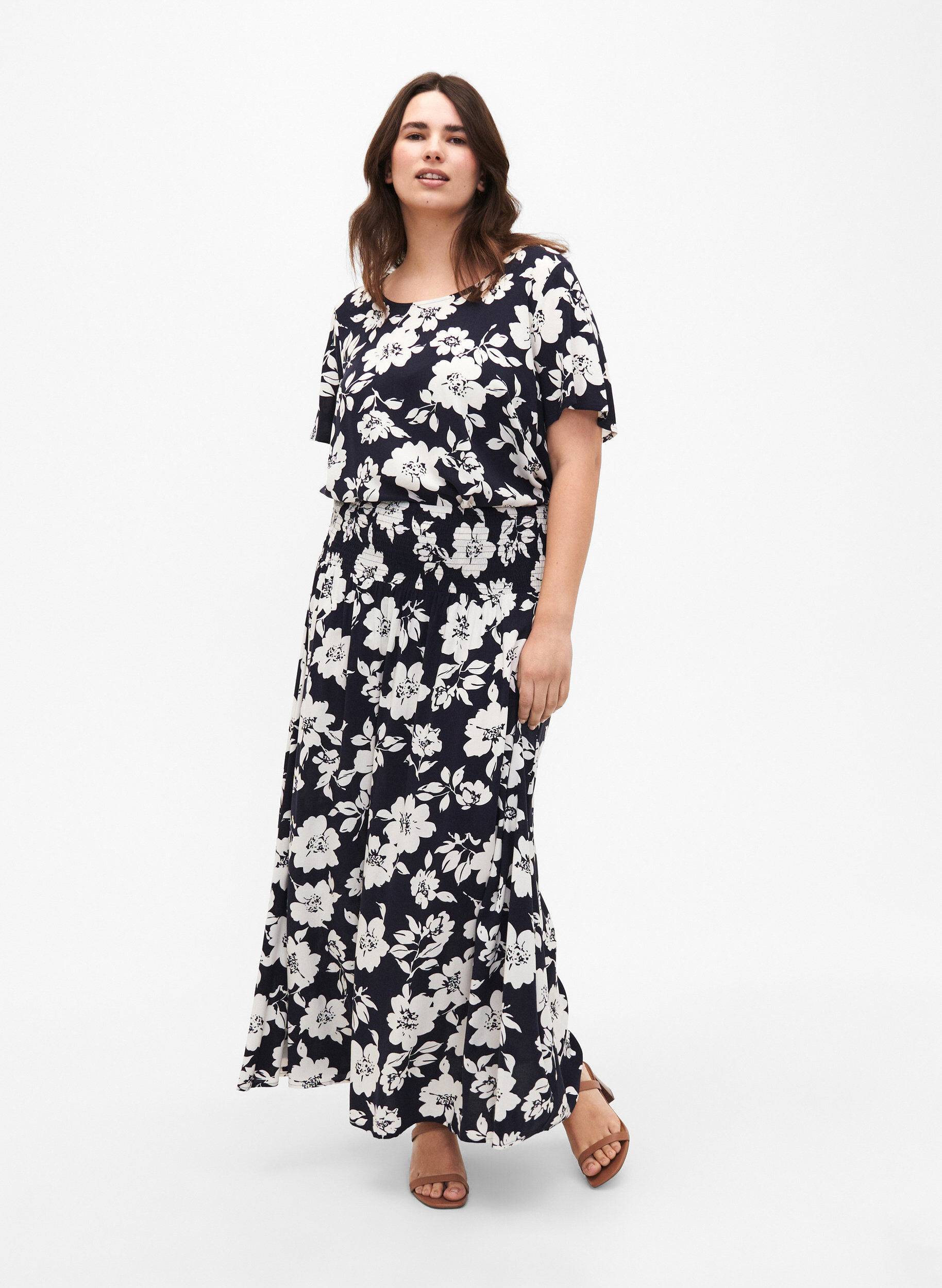 Zizzi FLASH - Jupe longue en viscose avec smocks, Bleu, Model image number 0