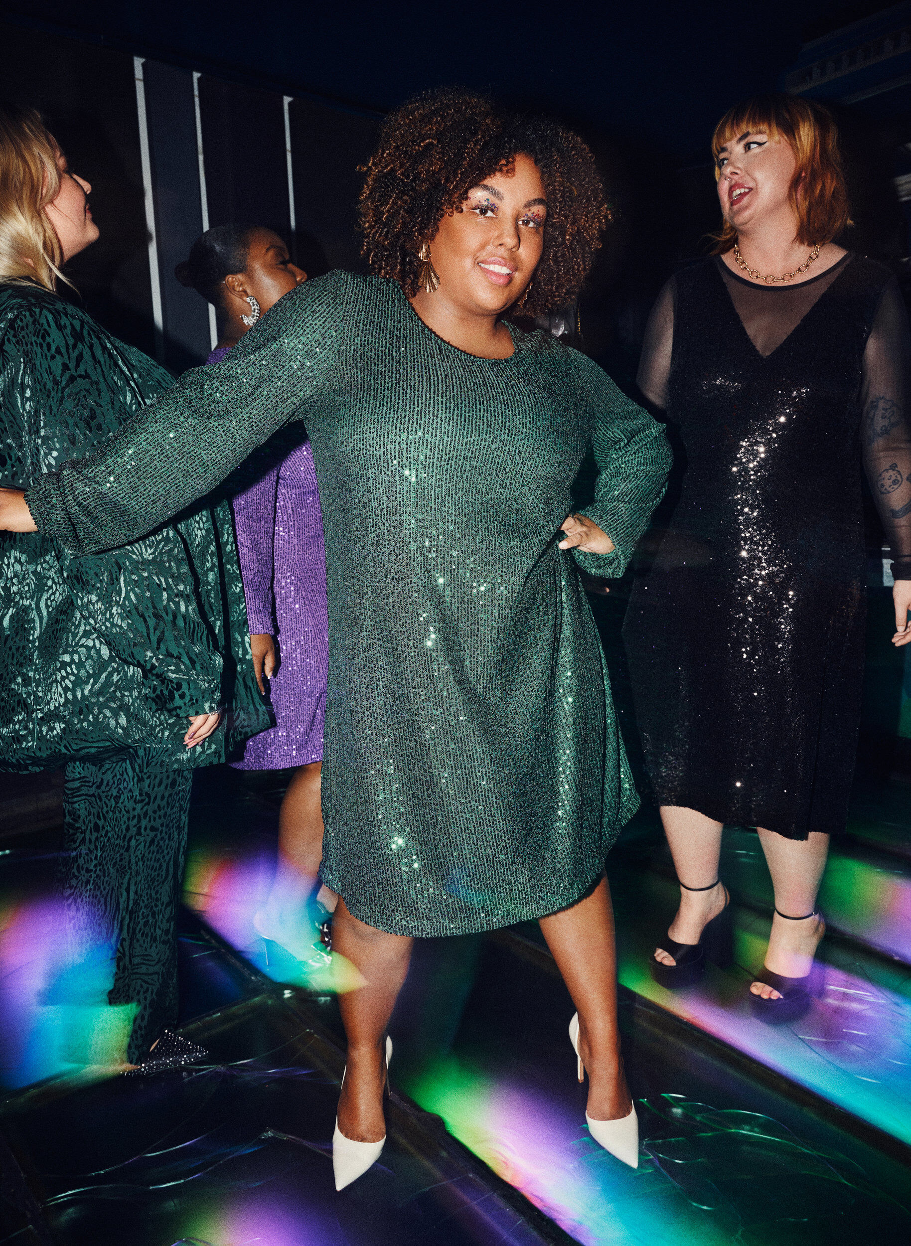 Zizzi Kurzes Paillettenkleid mit langen &Auml;rmeln, Scarab, Image image number 0