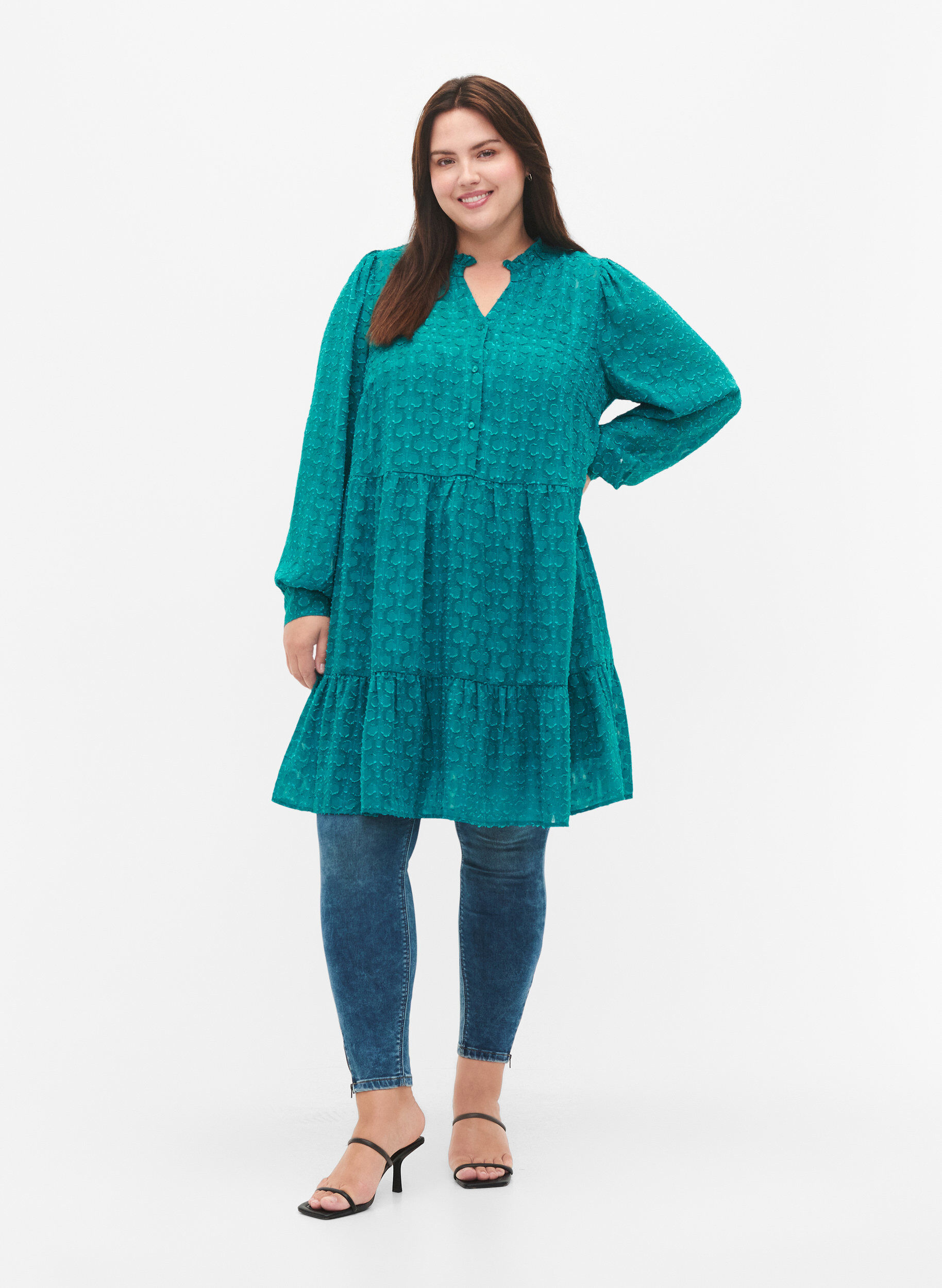 Zizzi Robe en jacquard avec col &agrave; volants, Deep Lake, Model image number 2