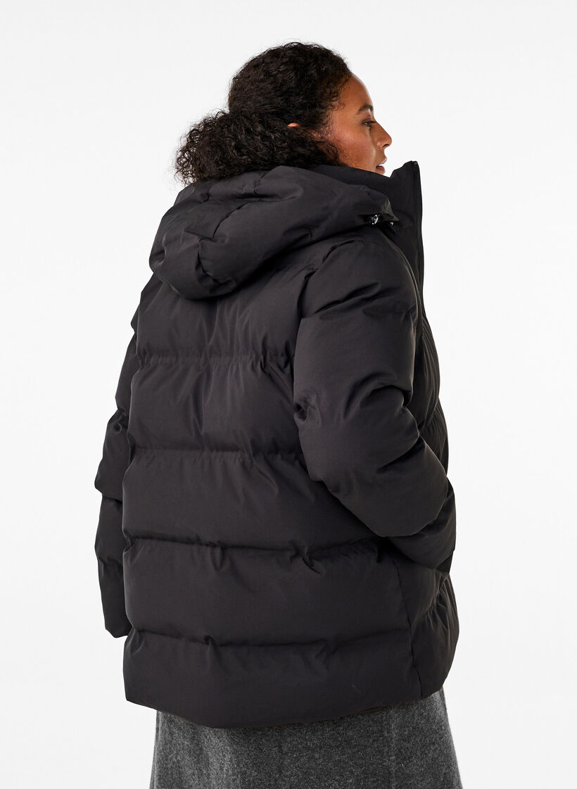 Kurze Steppjacke mit Kapuze, Schwarz, Model image number 2