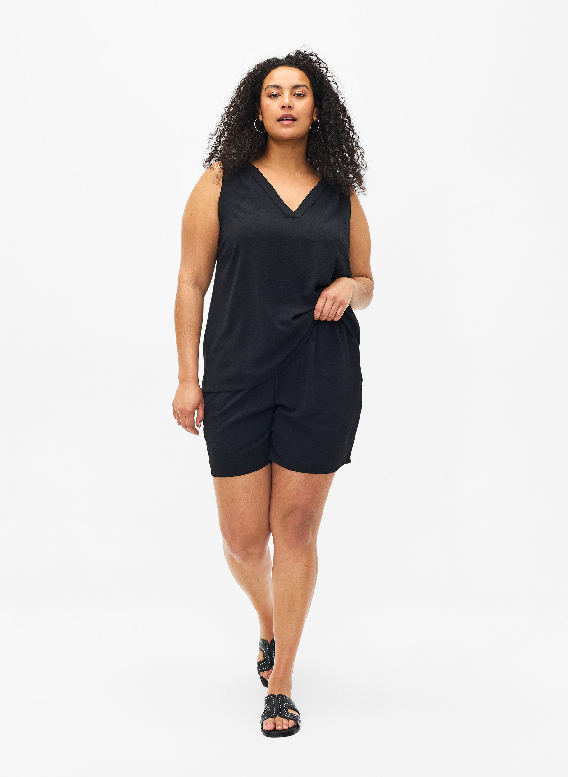 Zizzi&Auml;rmelloses Oberteil mit Faltendetails, Schwarz, Model image number 1