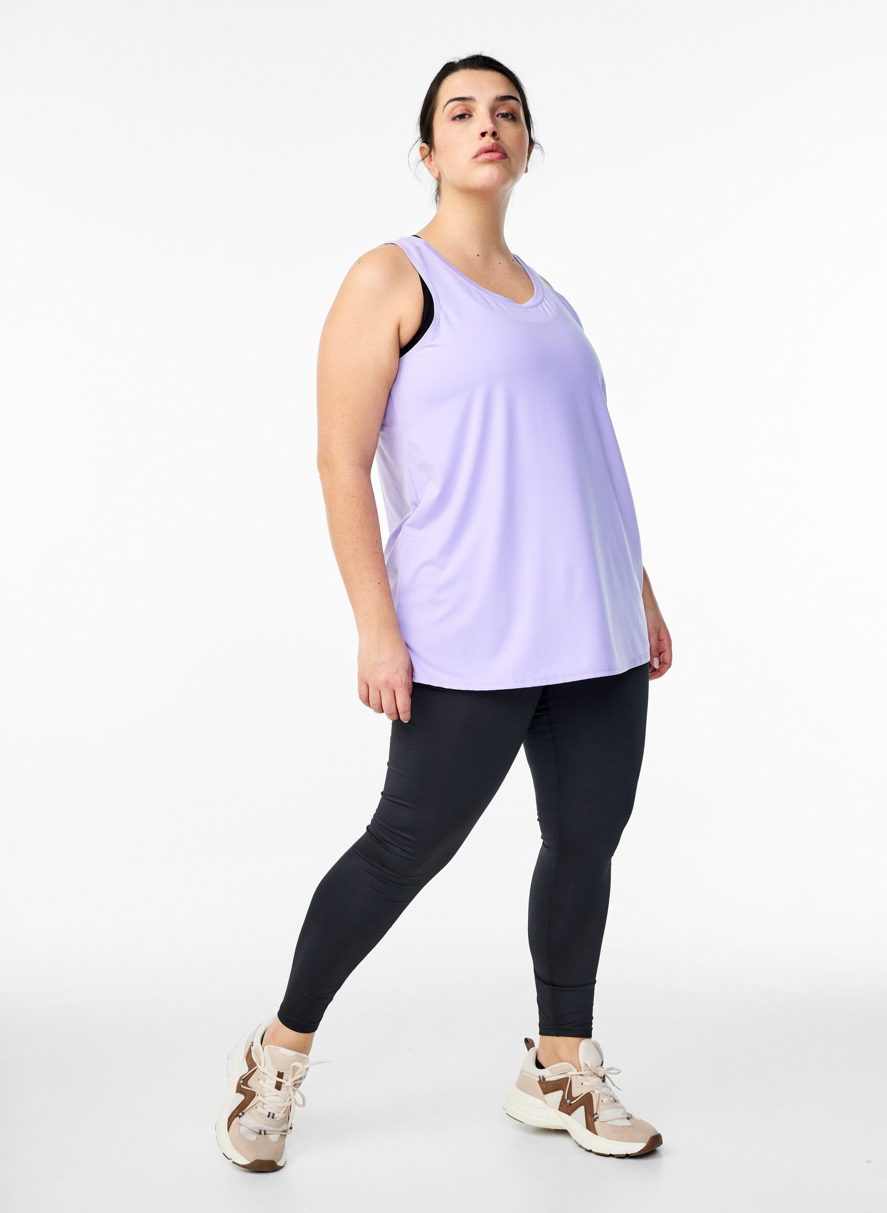 Zizzi Haut de sport de couleur unie avec un col rond, Violet, Model image number 1